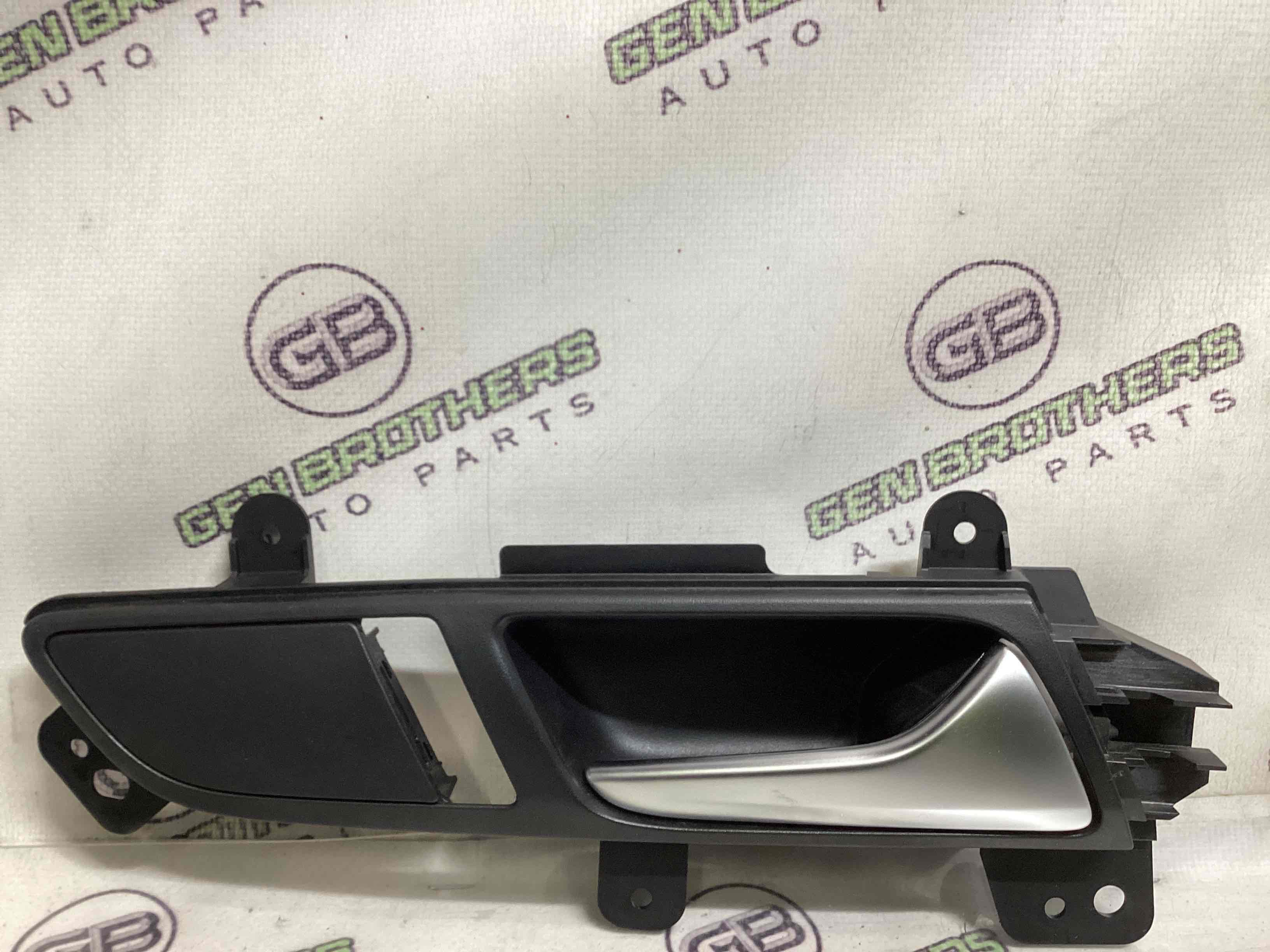 Ручка дверей салону внутрішня, поручень