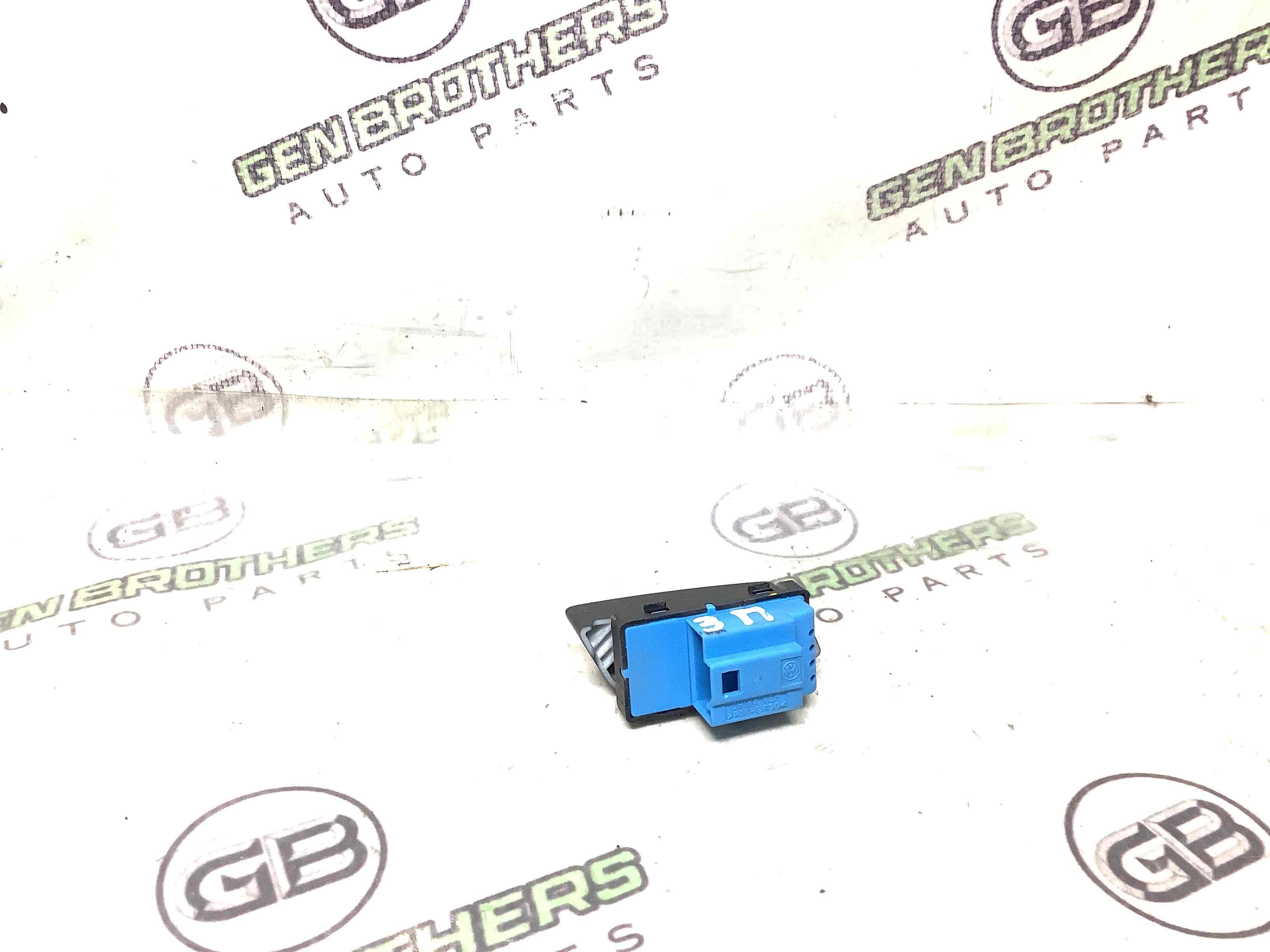 Кнопка центрального замку