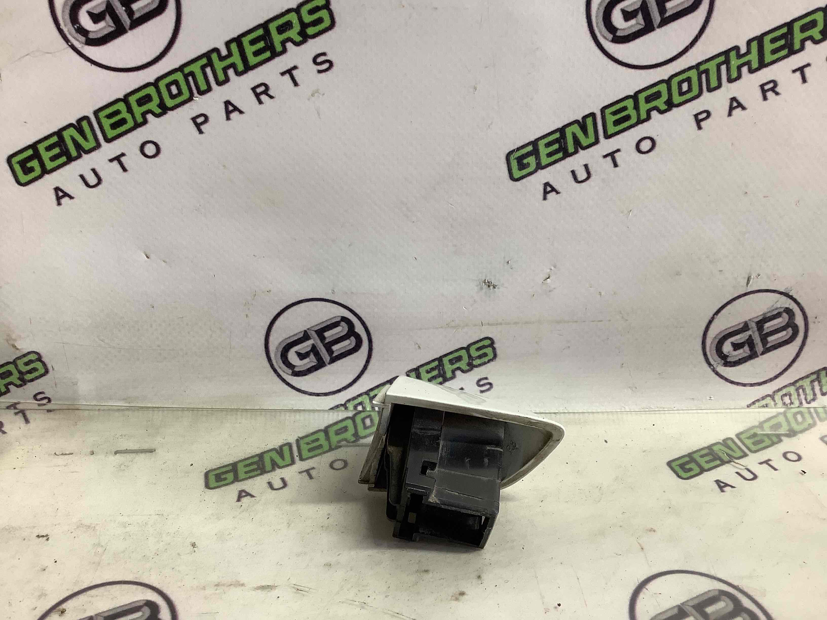 Ручка двері зовнішня