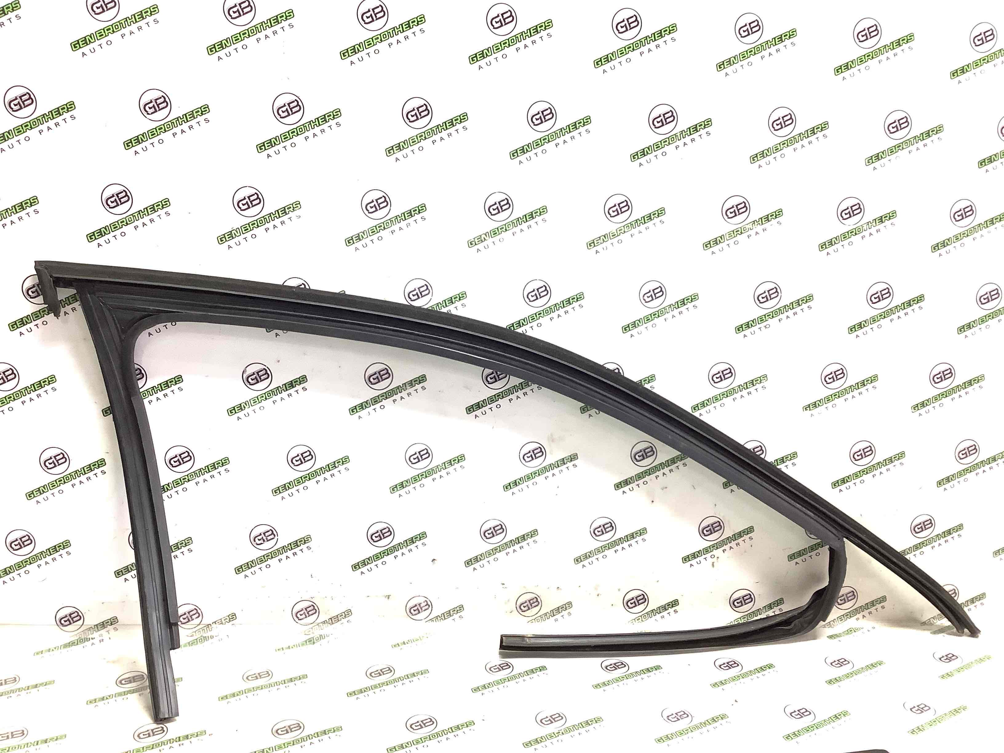 Молдинг двері передньої лівої