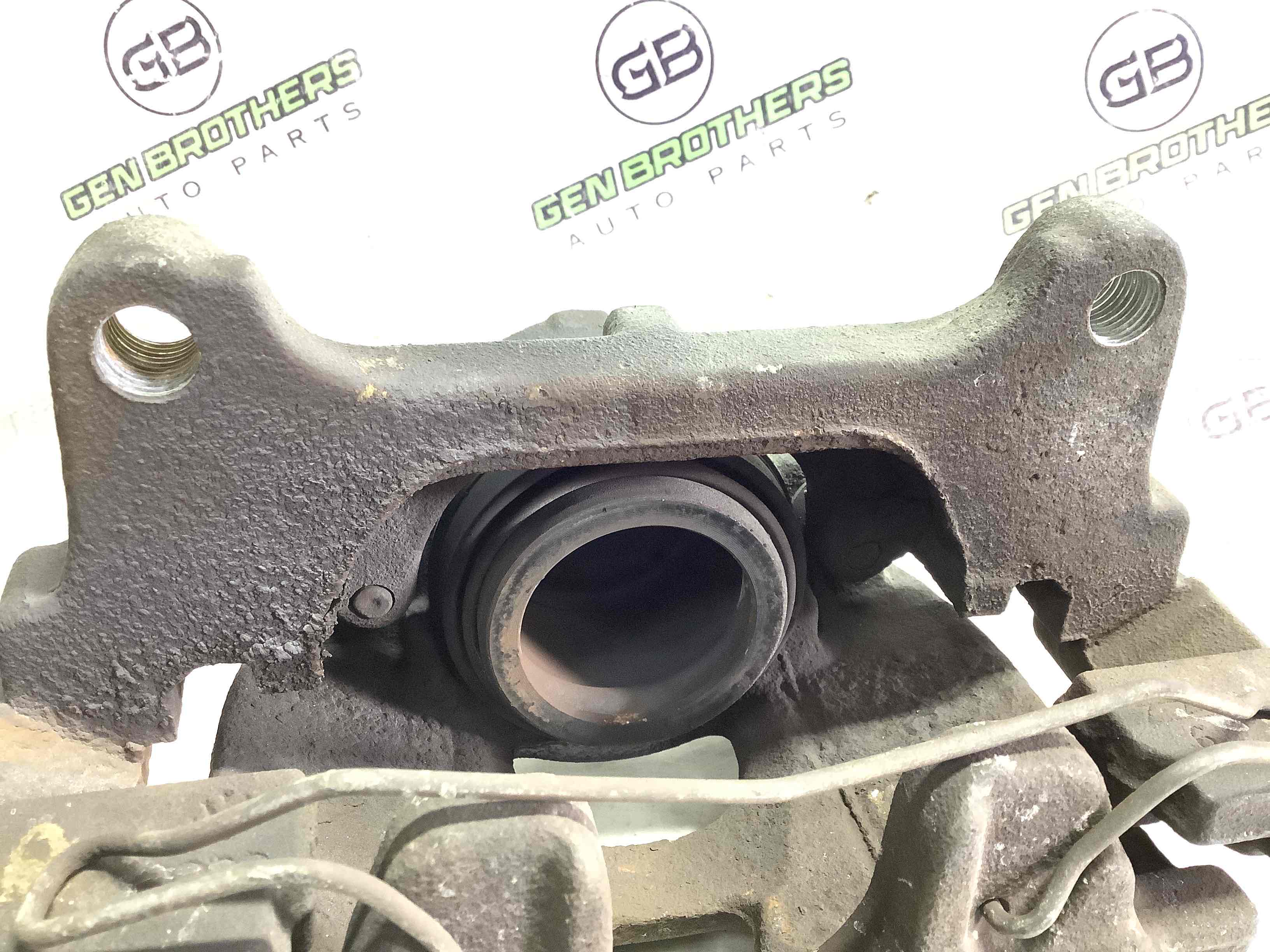 Супорт передній правий