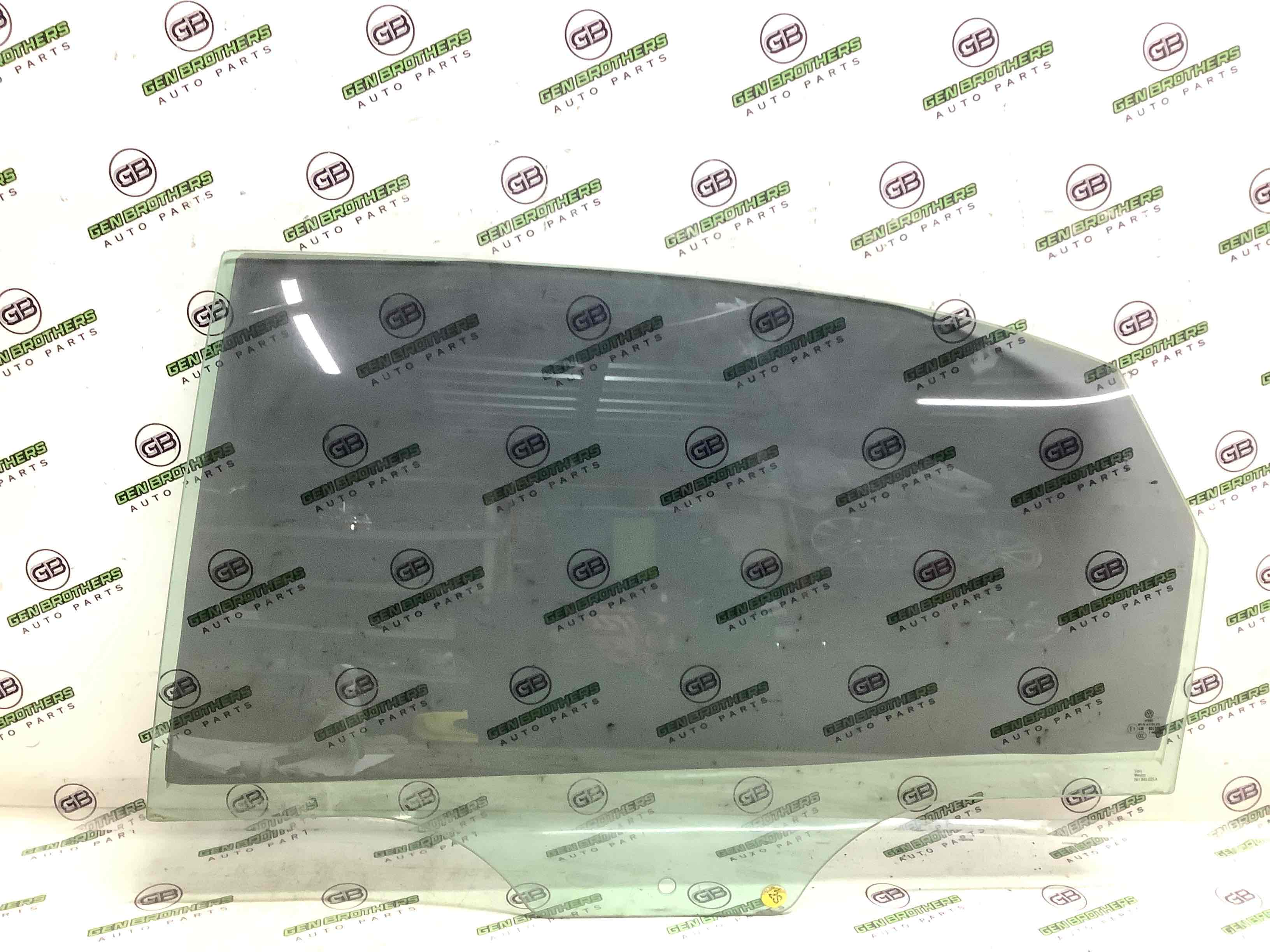 Скло заднє ліве