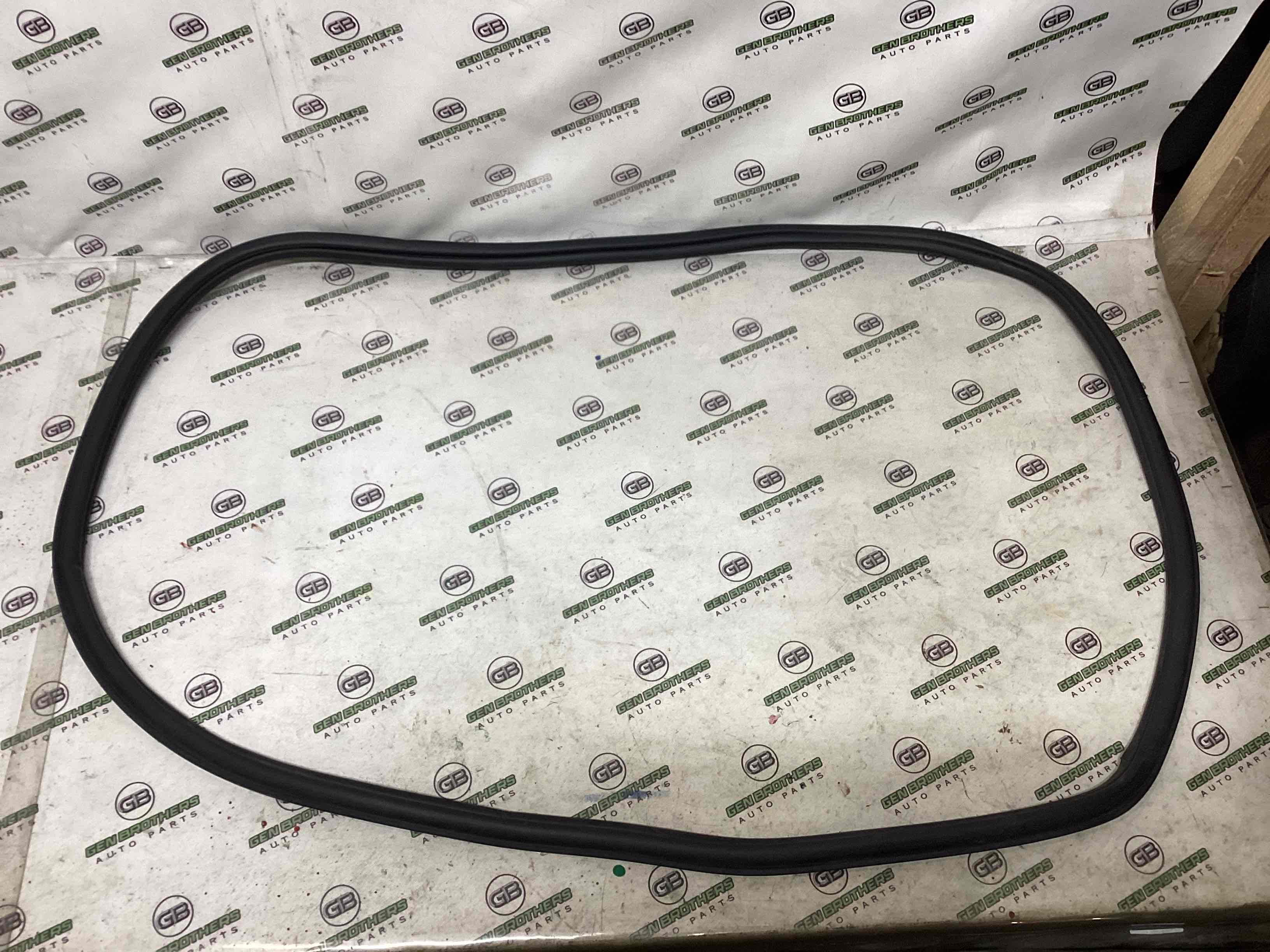 Ущільнювач скла, двері