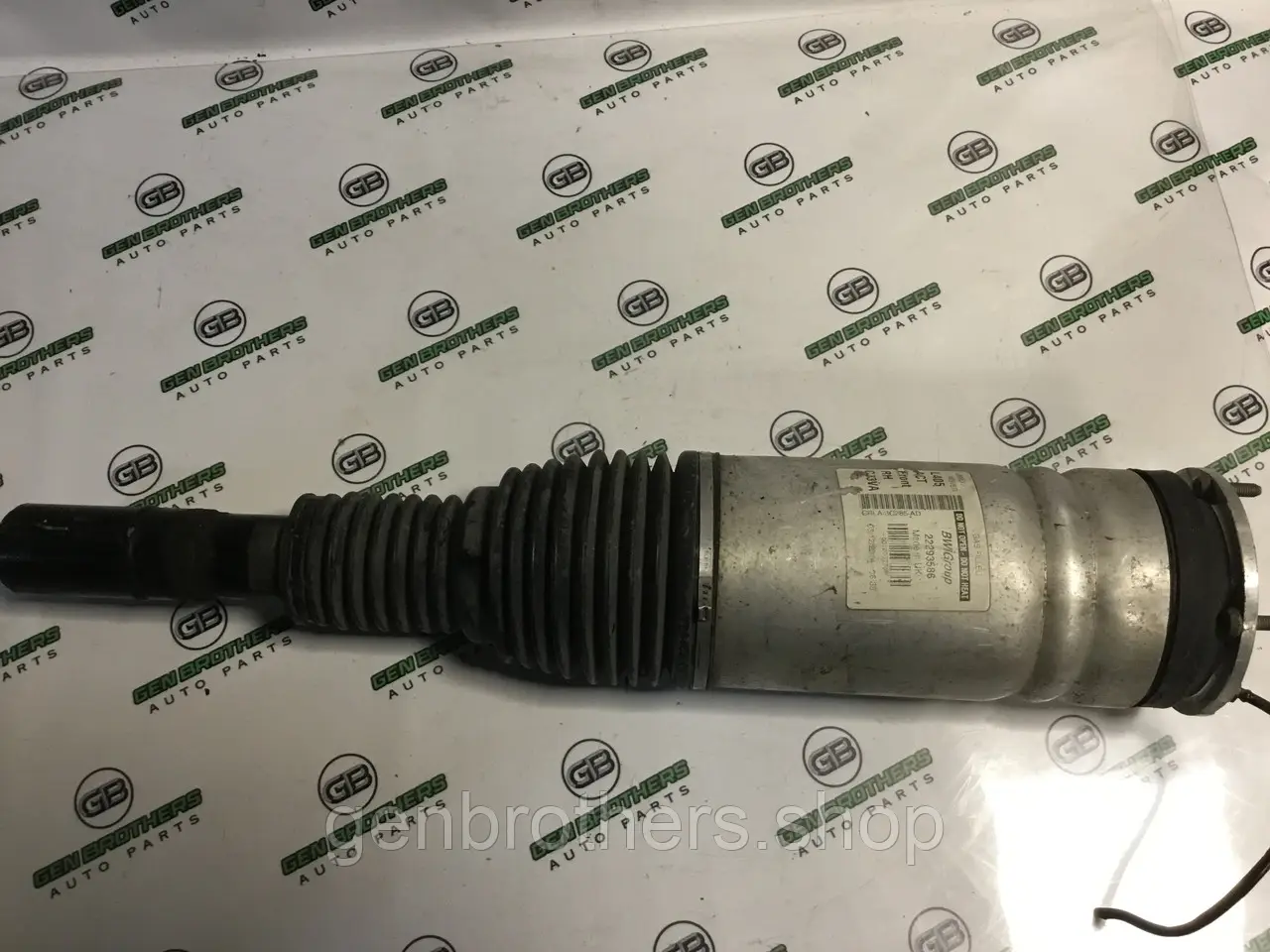 Амортизатор передній правий