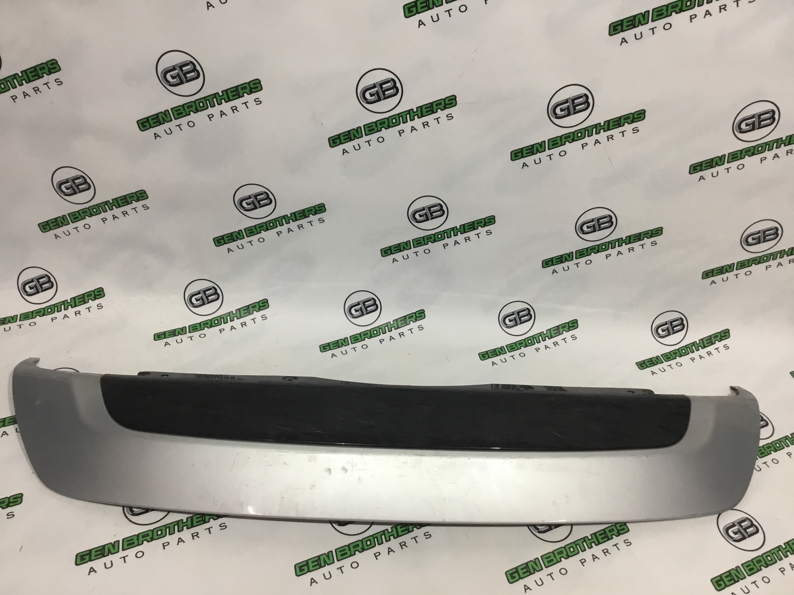 Бампер задний