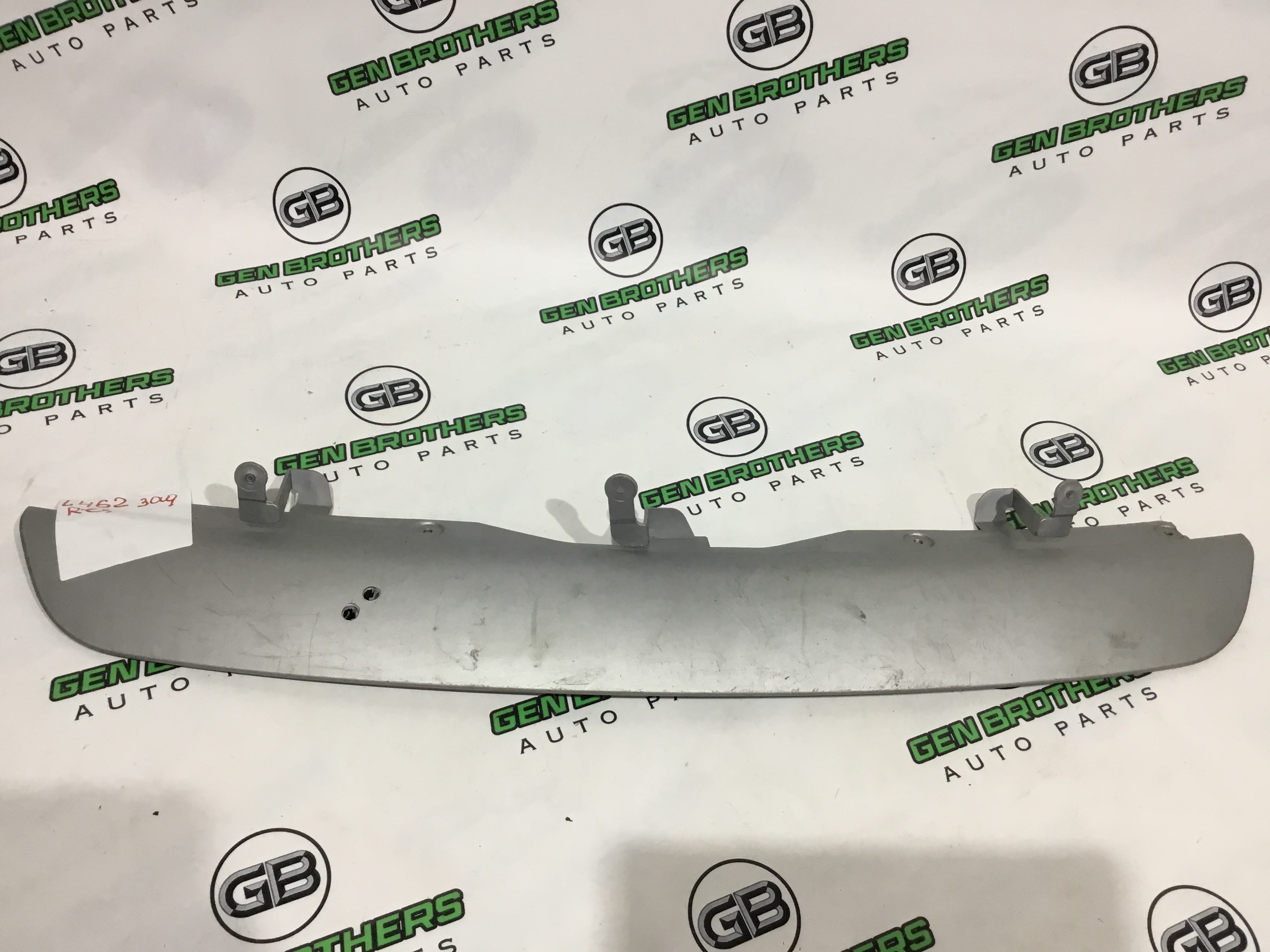 Накладка на бампер