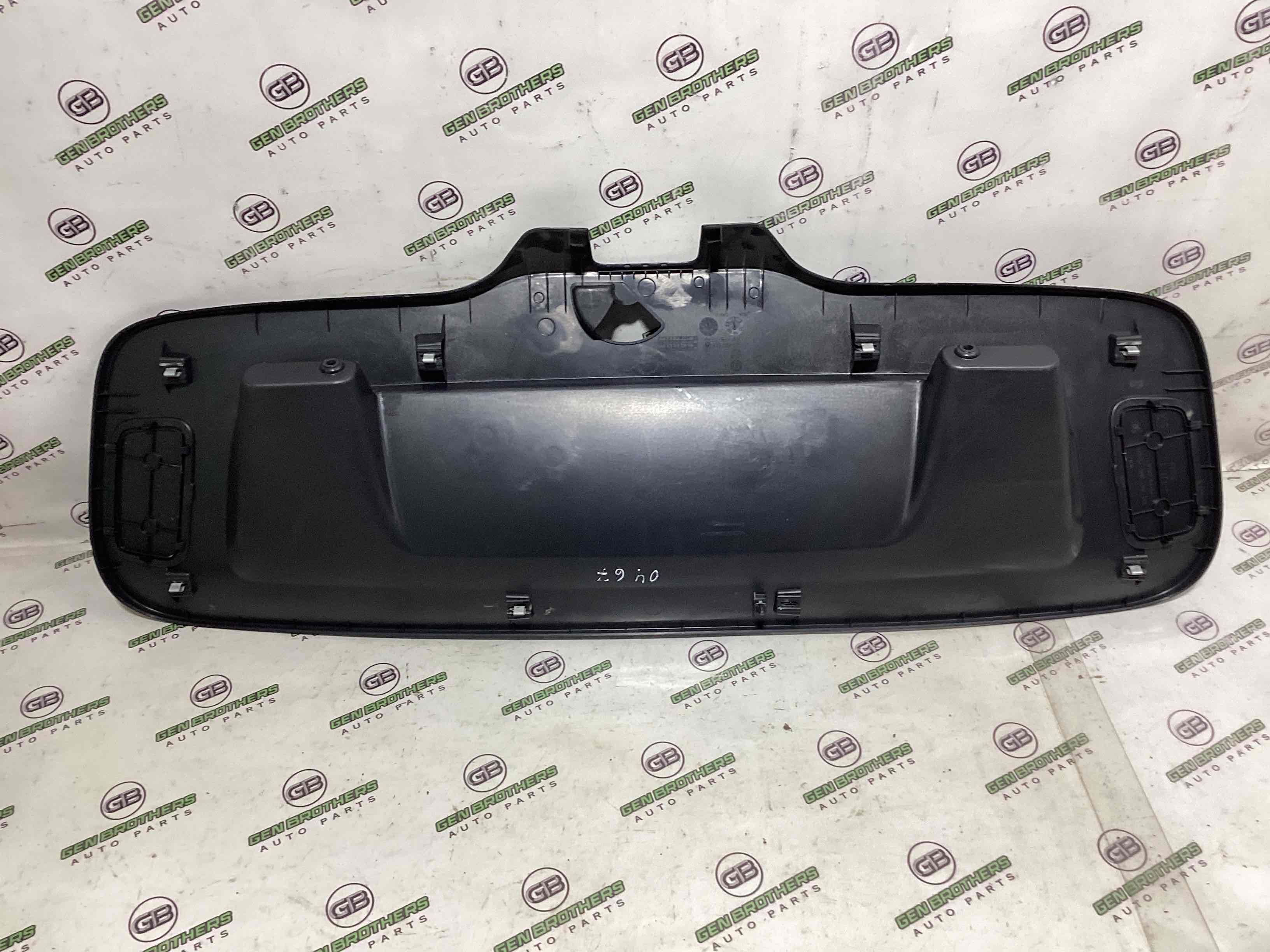 Обшивка кришки багажника