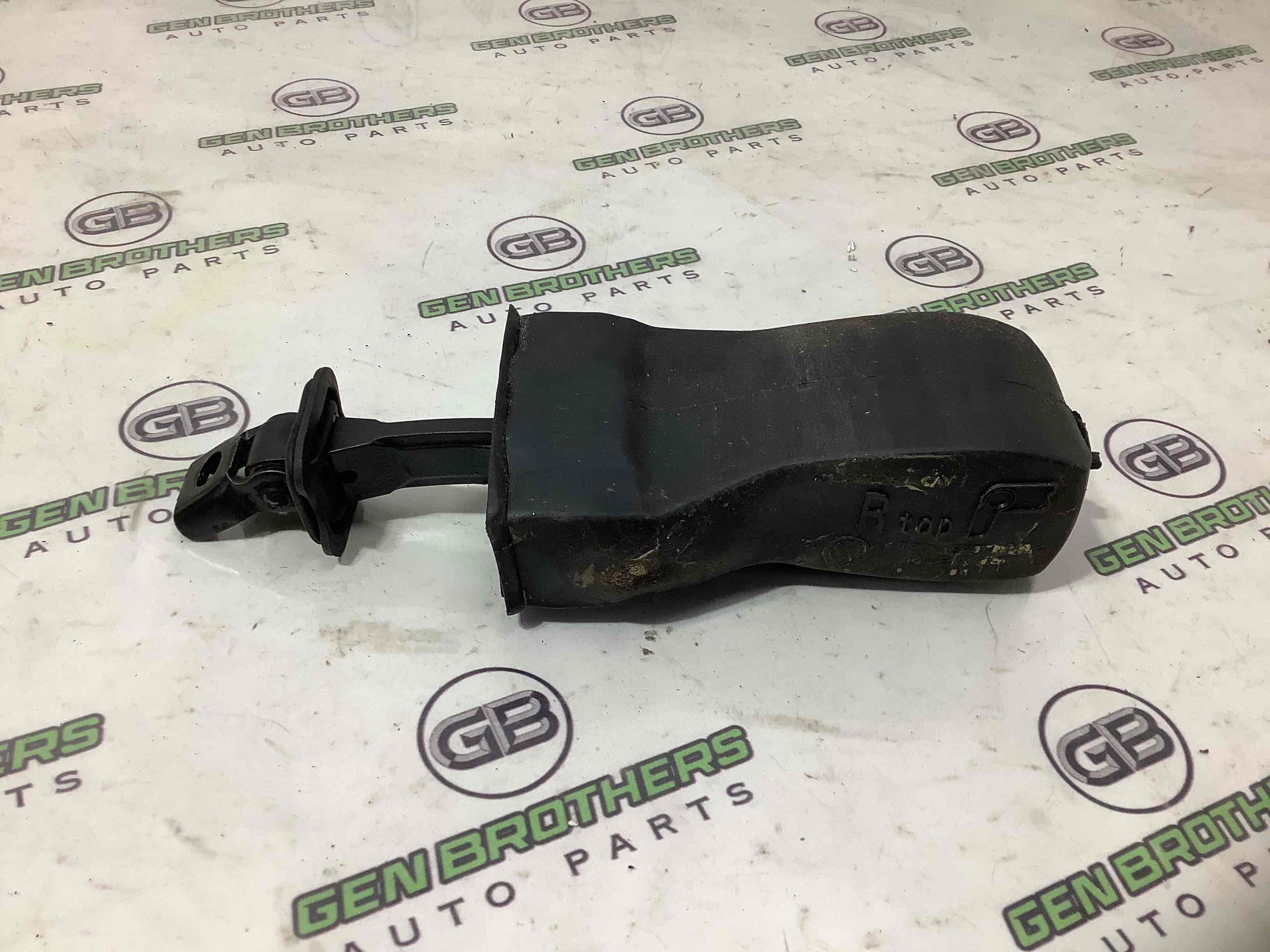 Обмежувач відчинення дверей