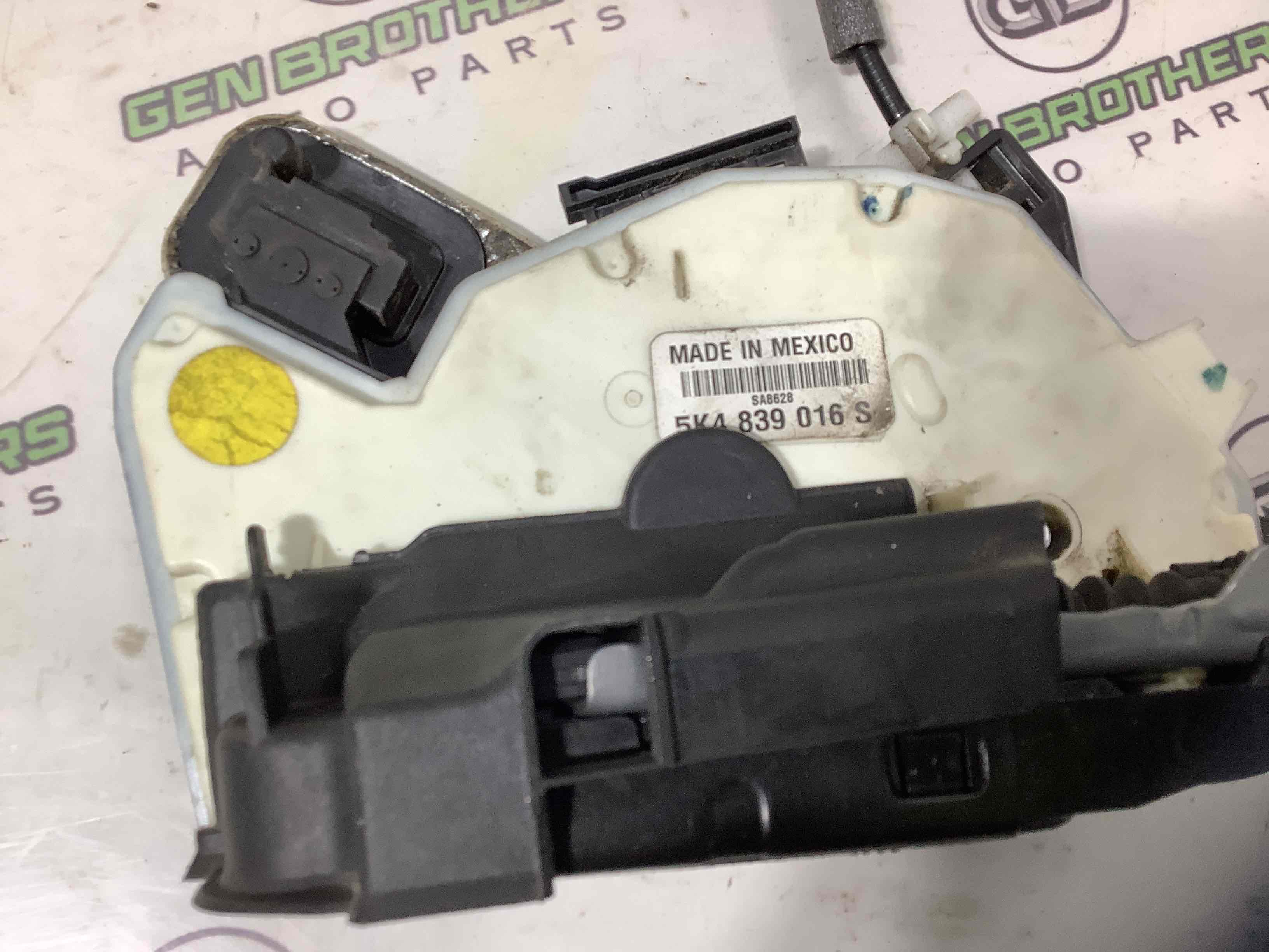 Замок дверей задньої правої