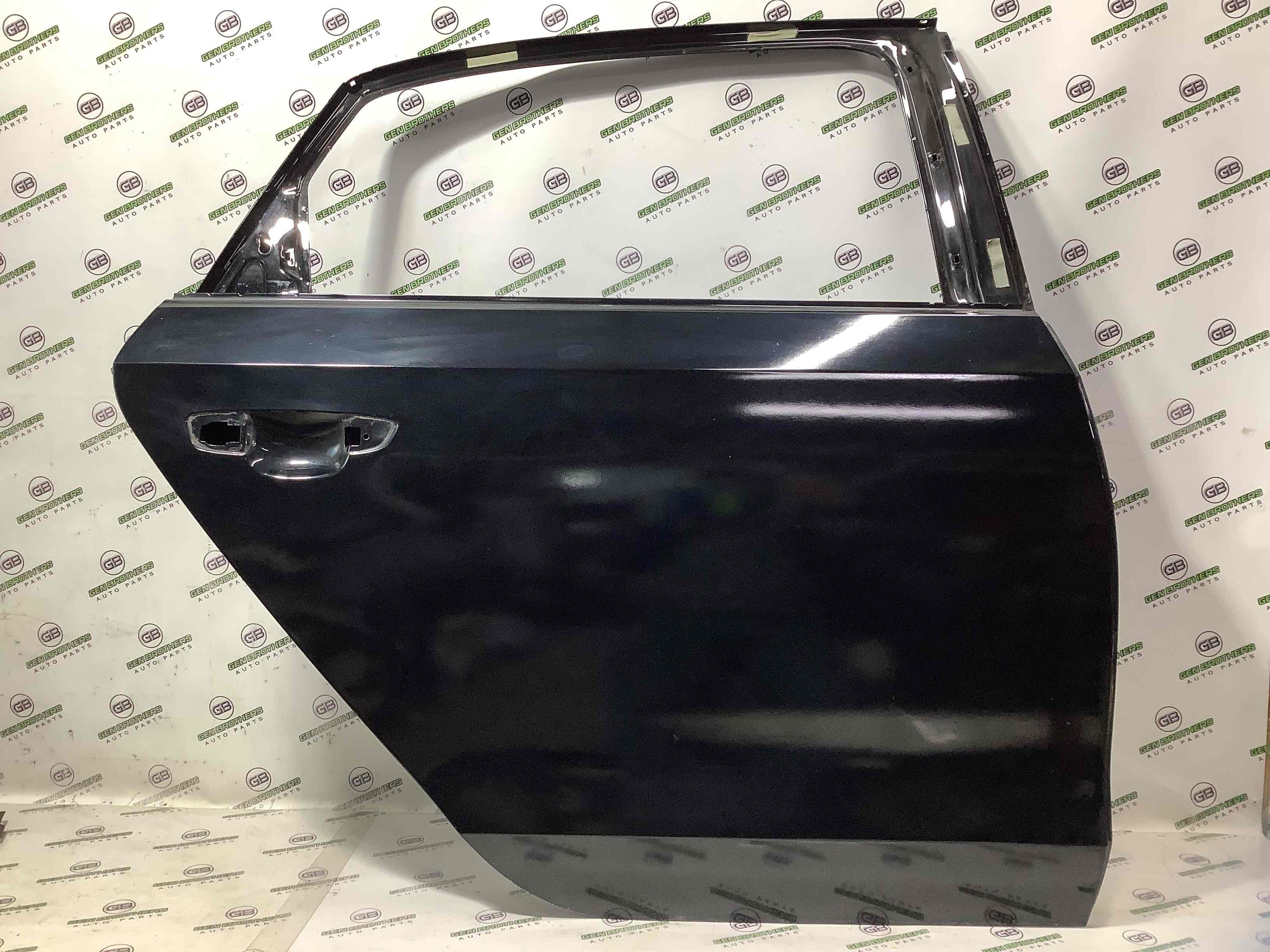 Двері задні права