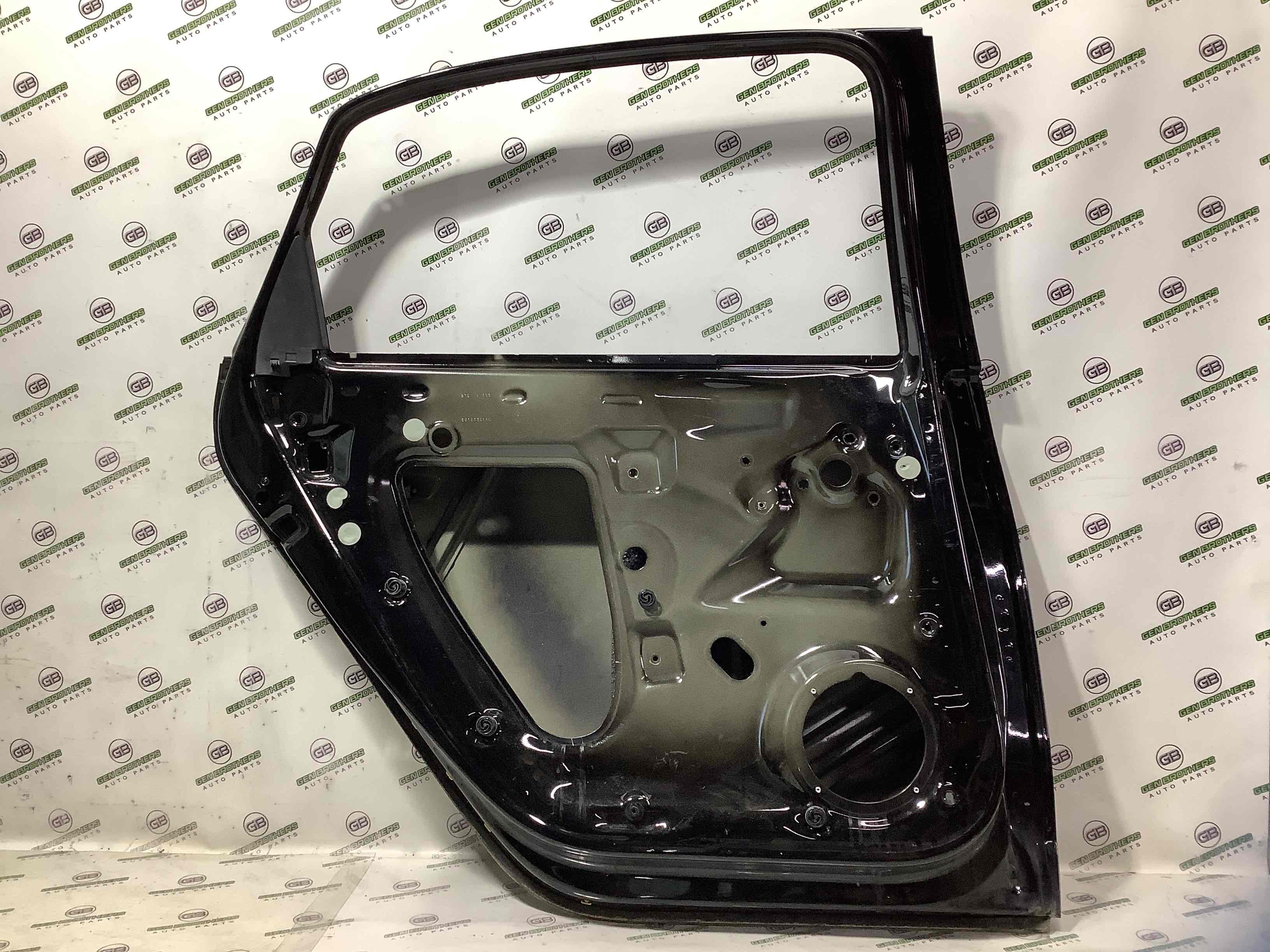 Двері задні ліві