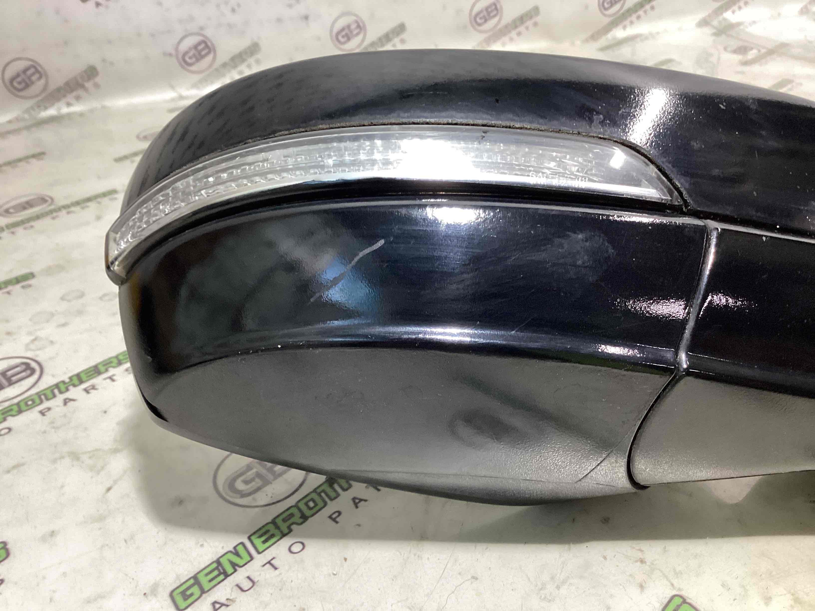 Дзеркало зовнішнє праве