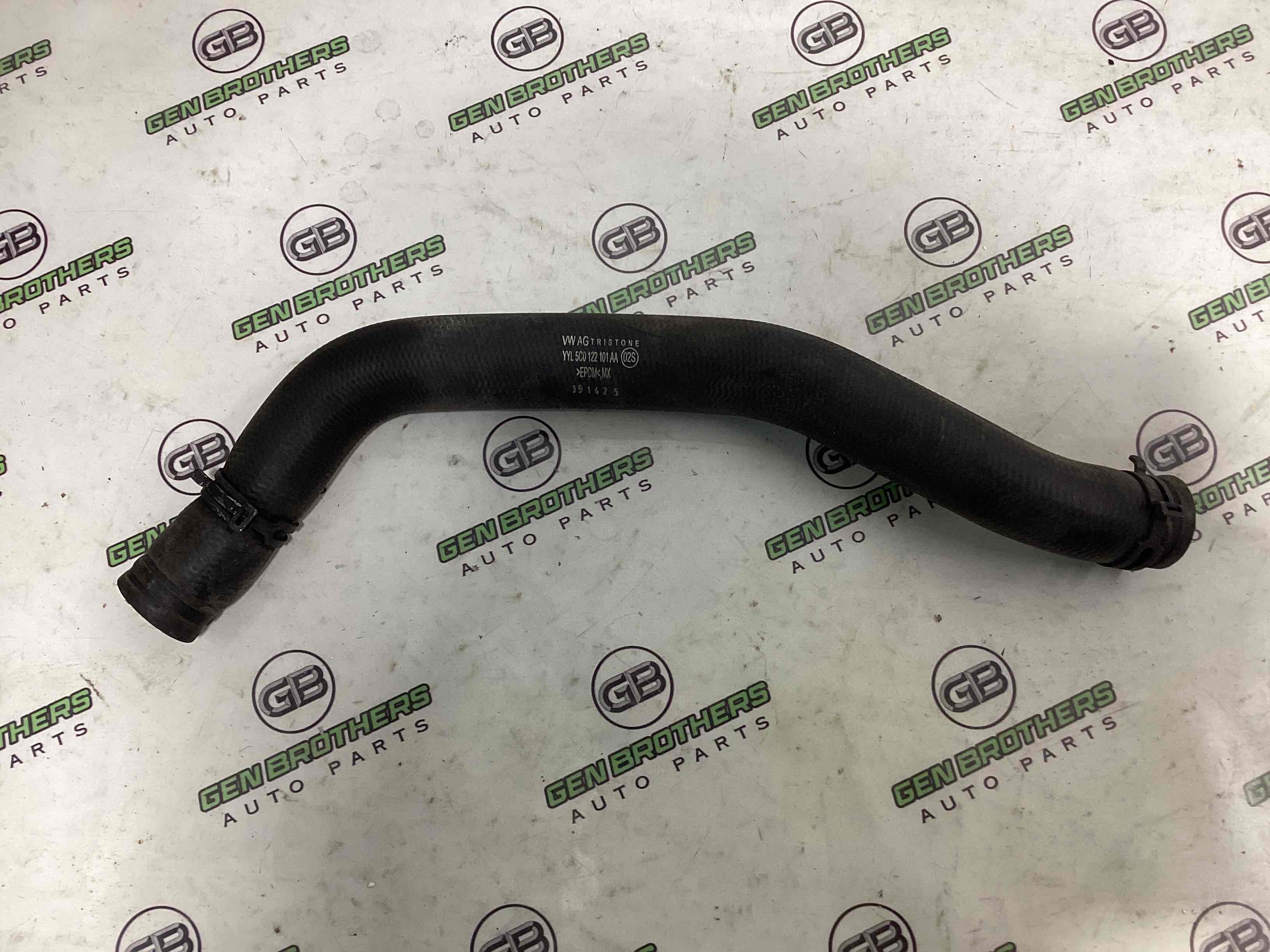 Патрубок радіаторів