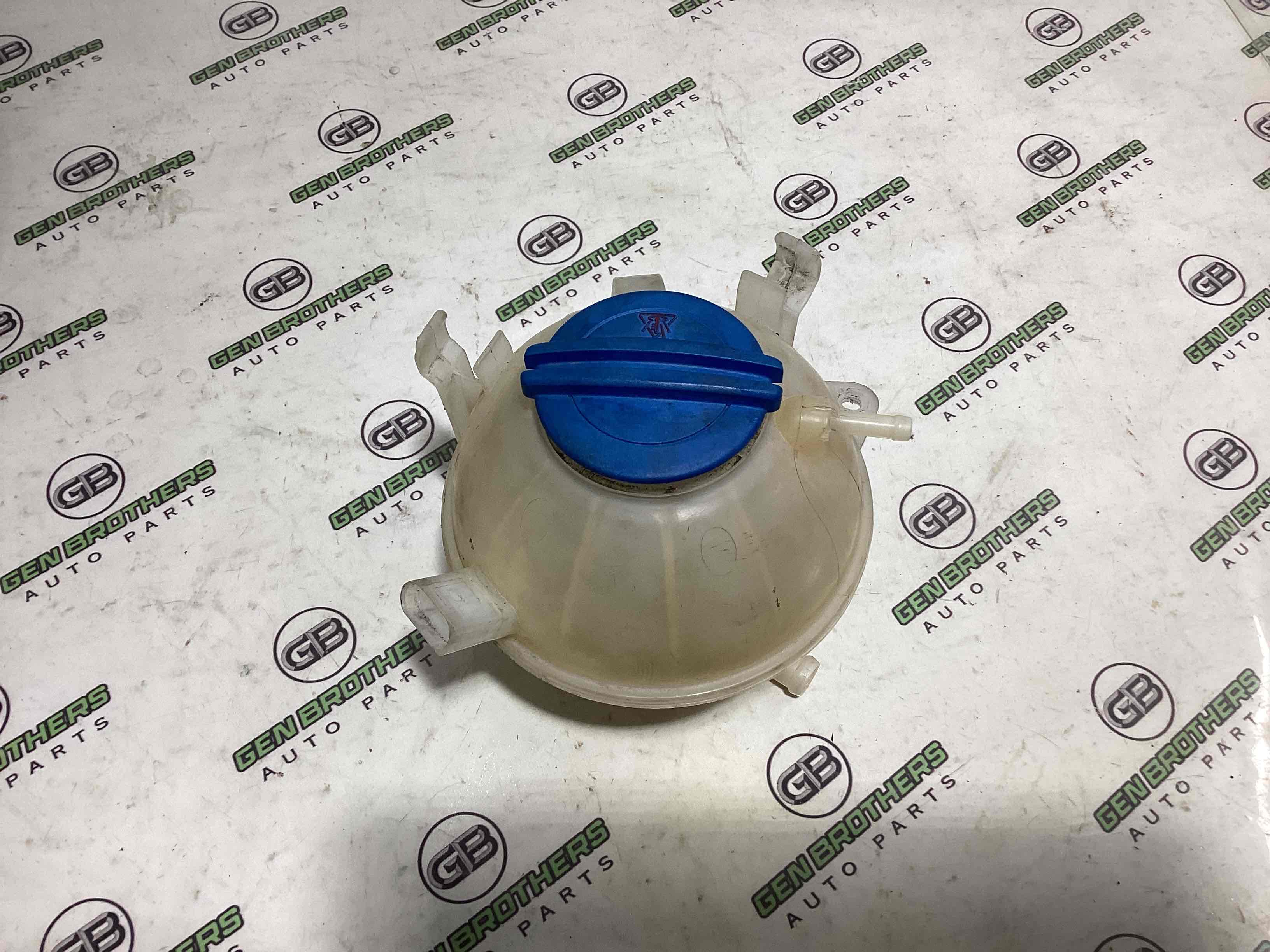 Розширювальний бачок охолодження