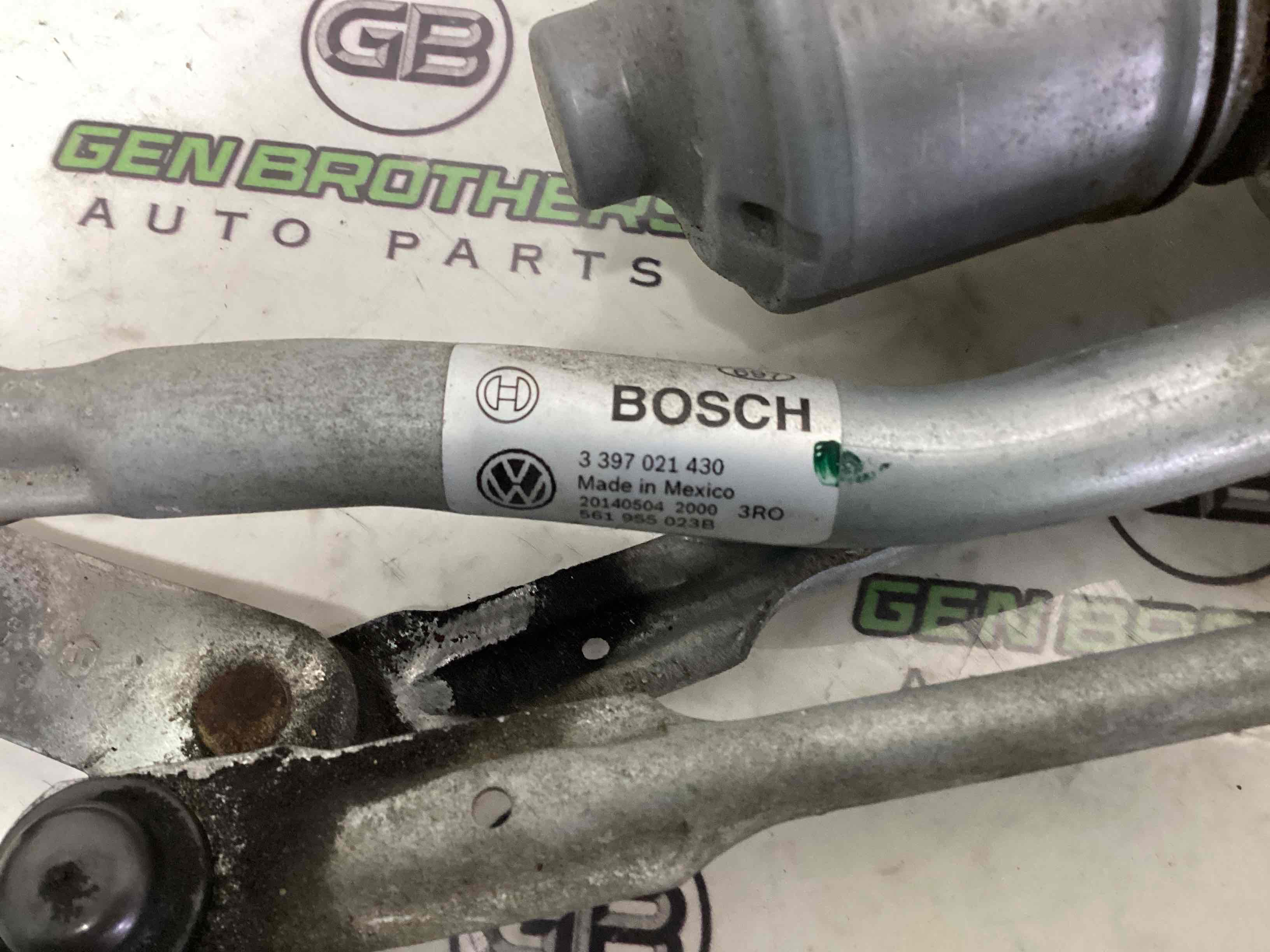 Механізм склоочисника, трапеція двірників