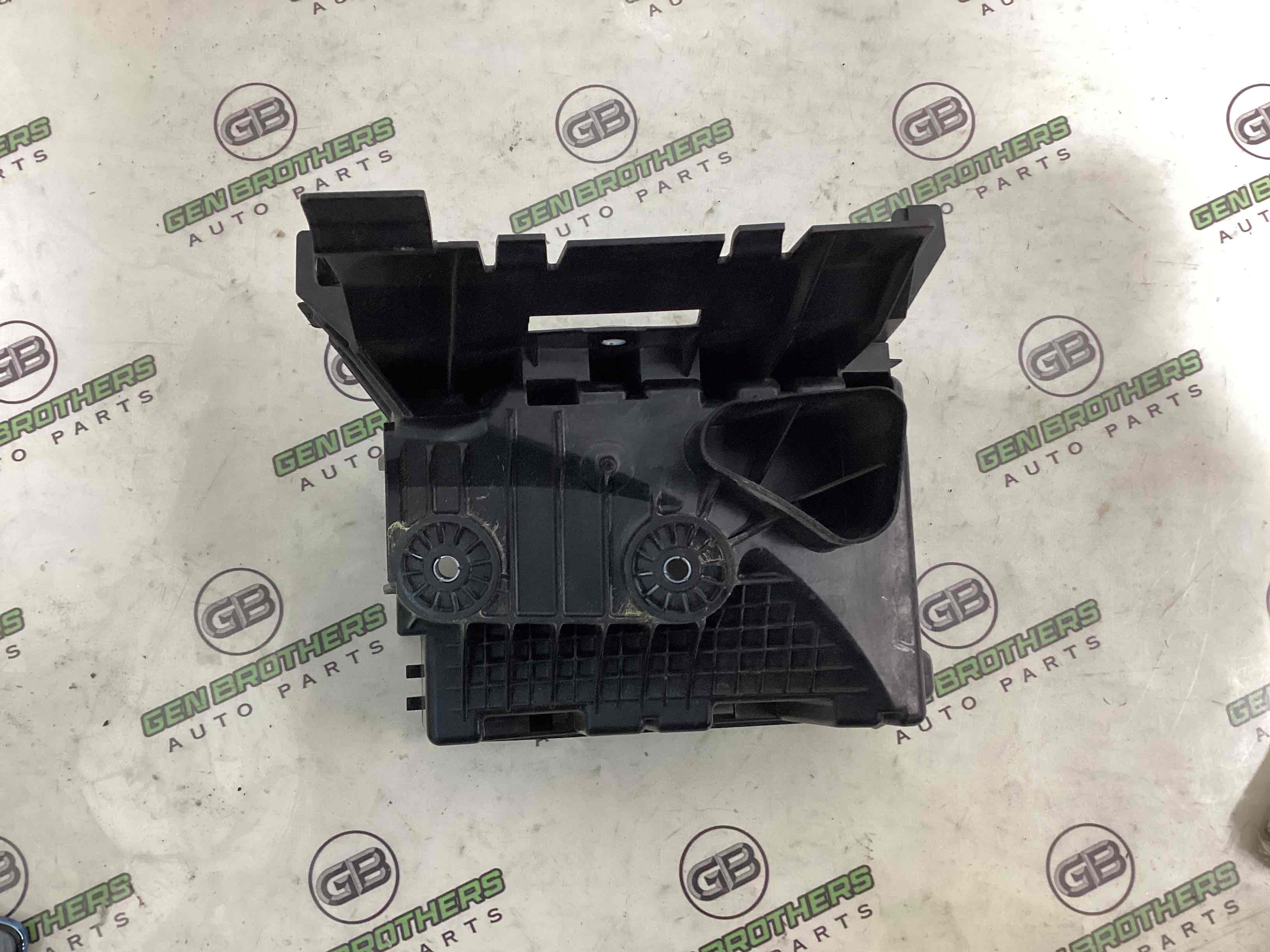 Кришка корпус блоку запобіжників