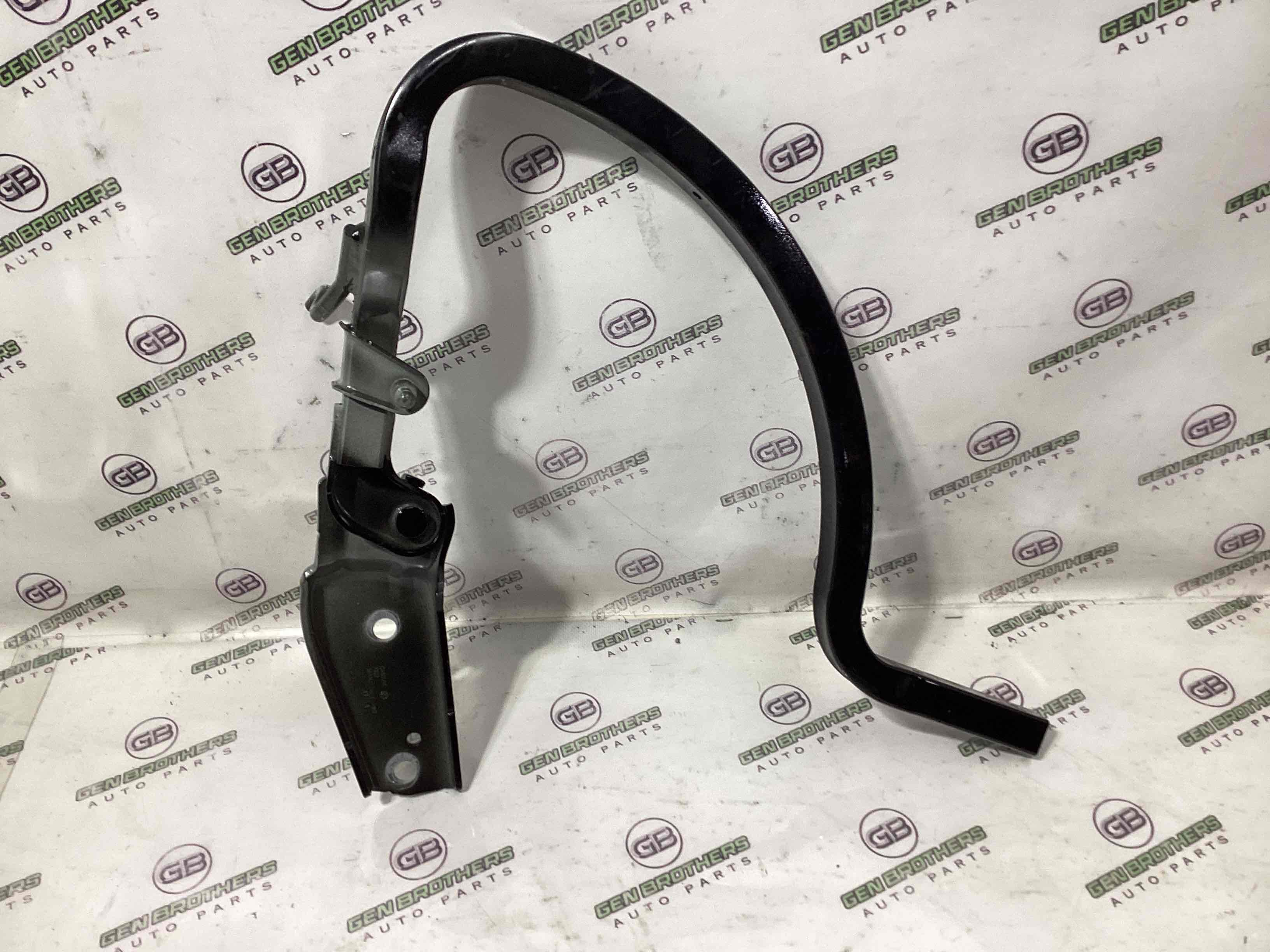 Петля кришки багажника, двері багажника