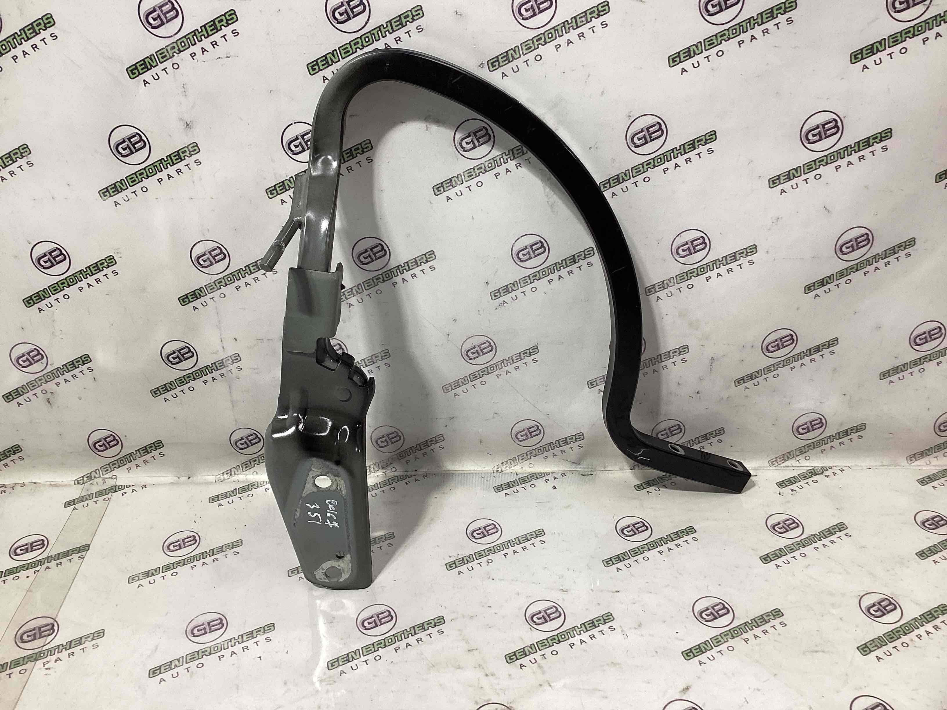 Петля кришки багажника, двері багажника