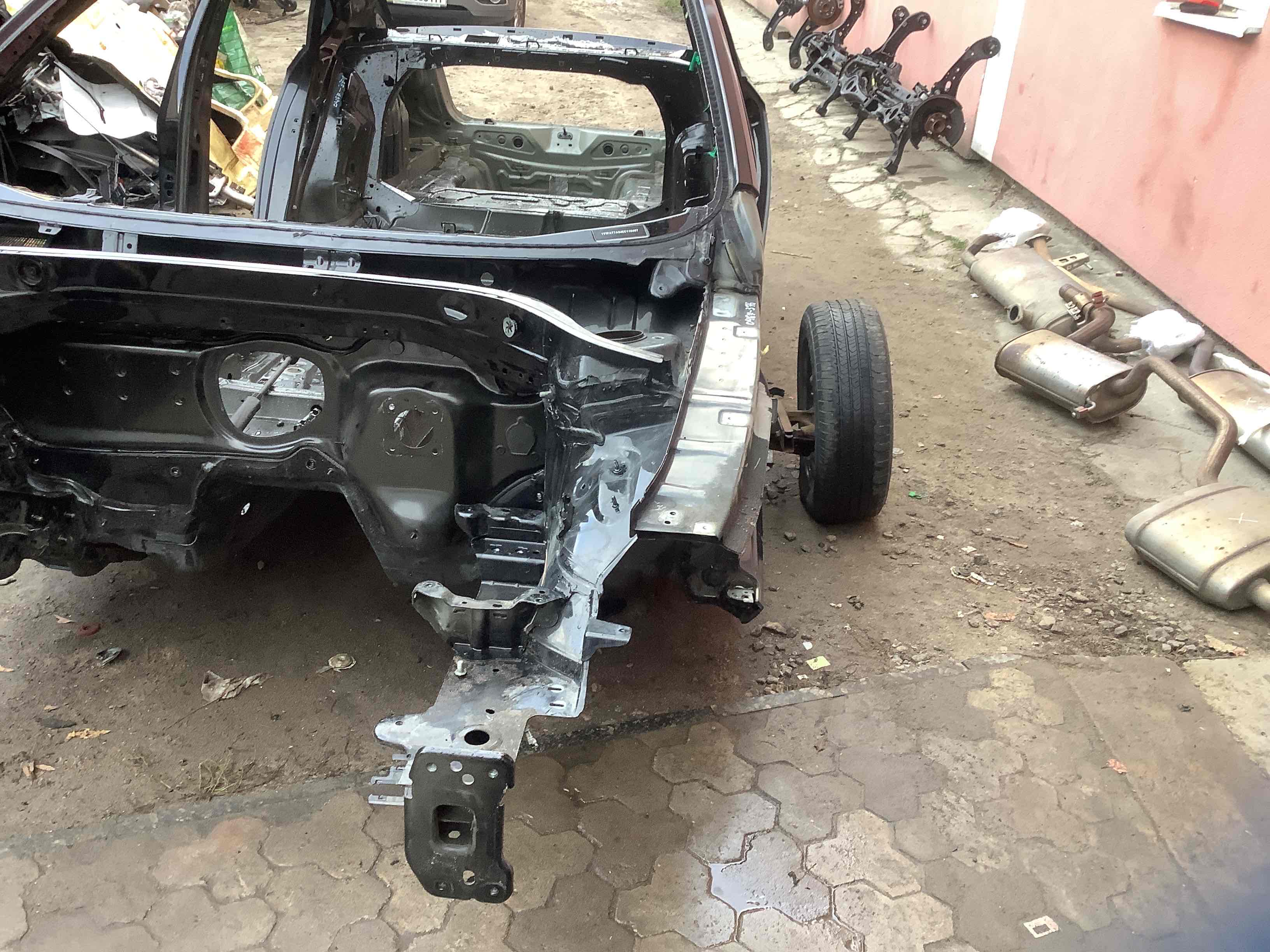 Чверть передня ліва