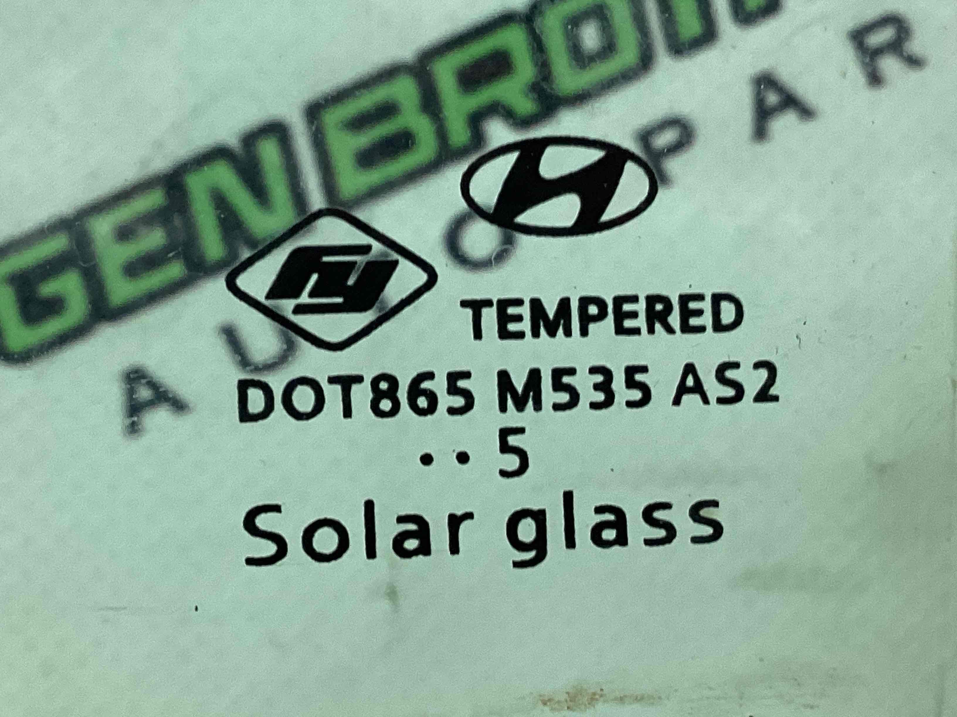 Скло заднє ліве