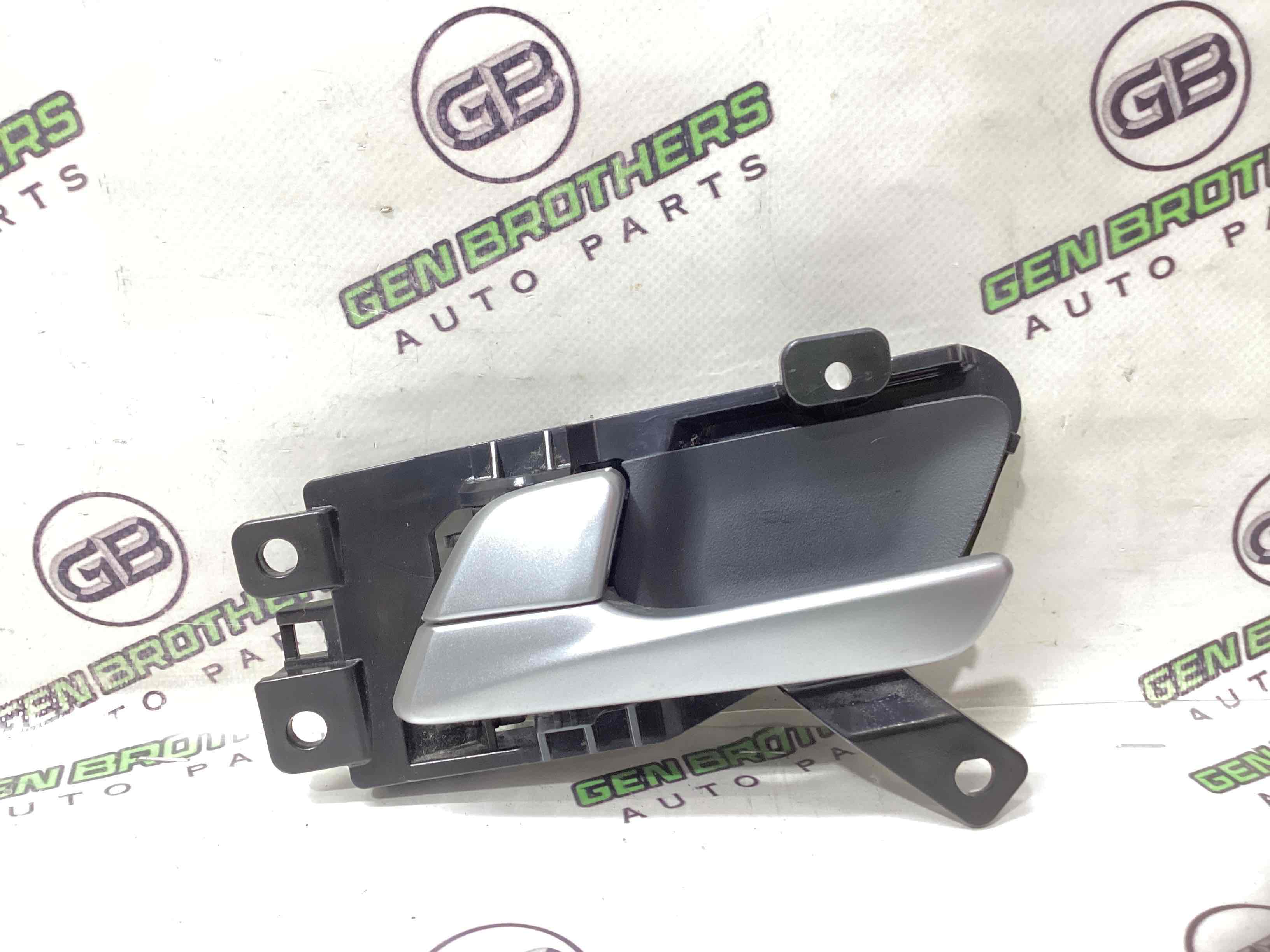 Ручка дверей салону внутрішня, поручень