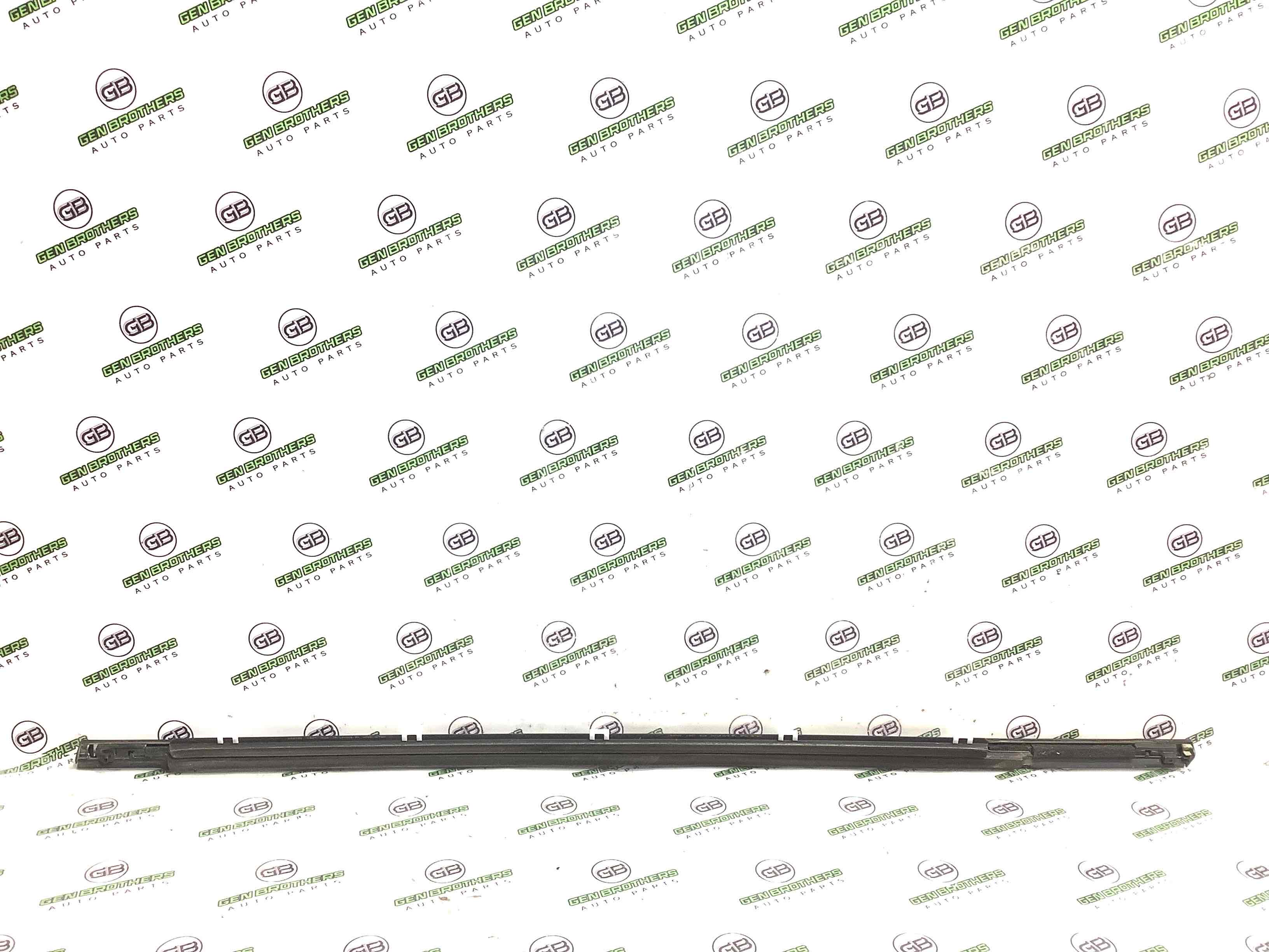 Молдинг двері передньої правої