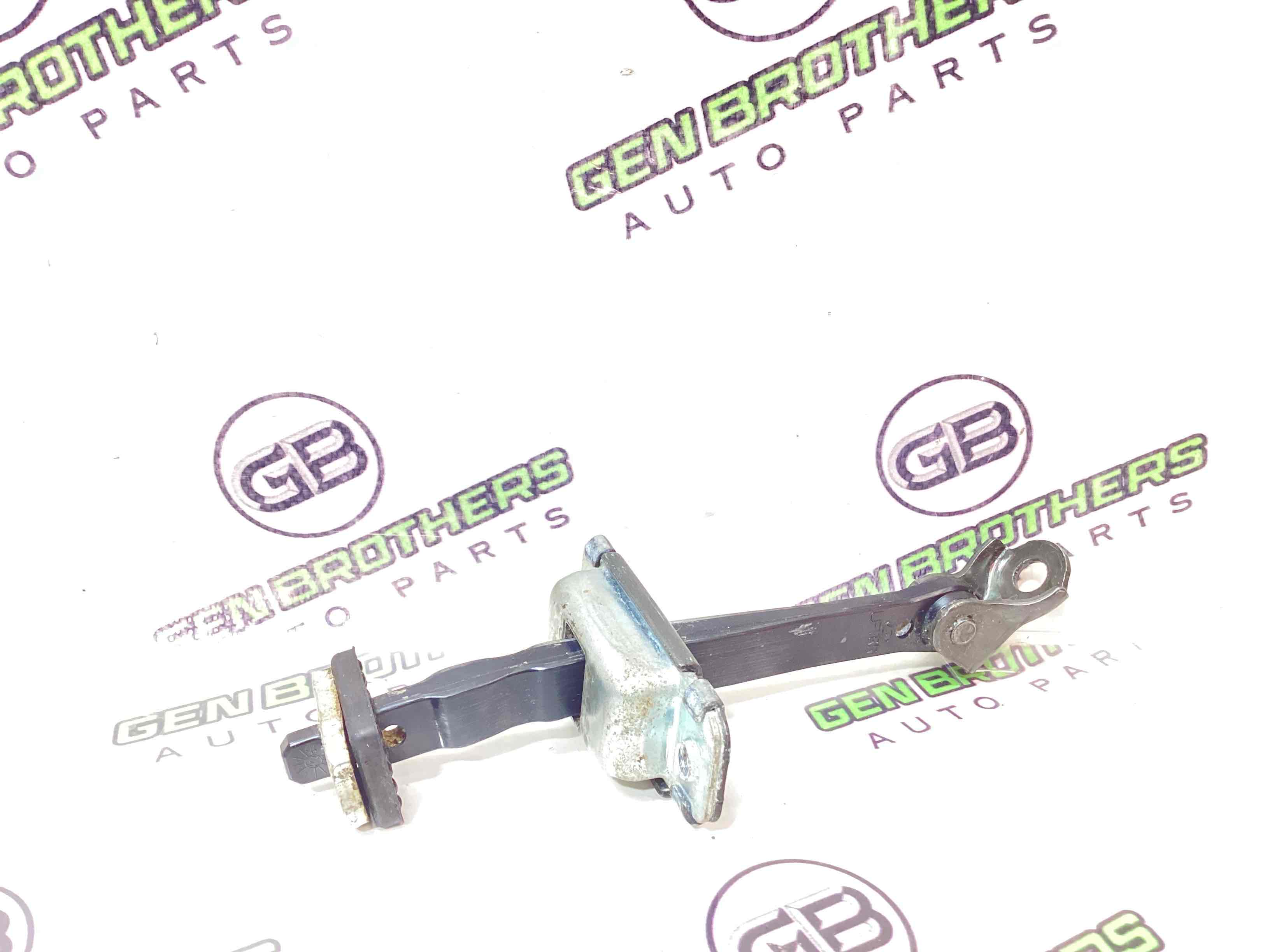 Обмежувач відчинення дверей