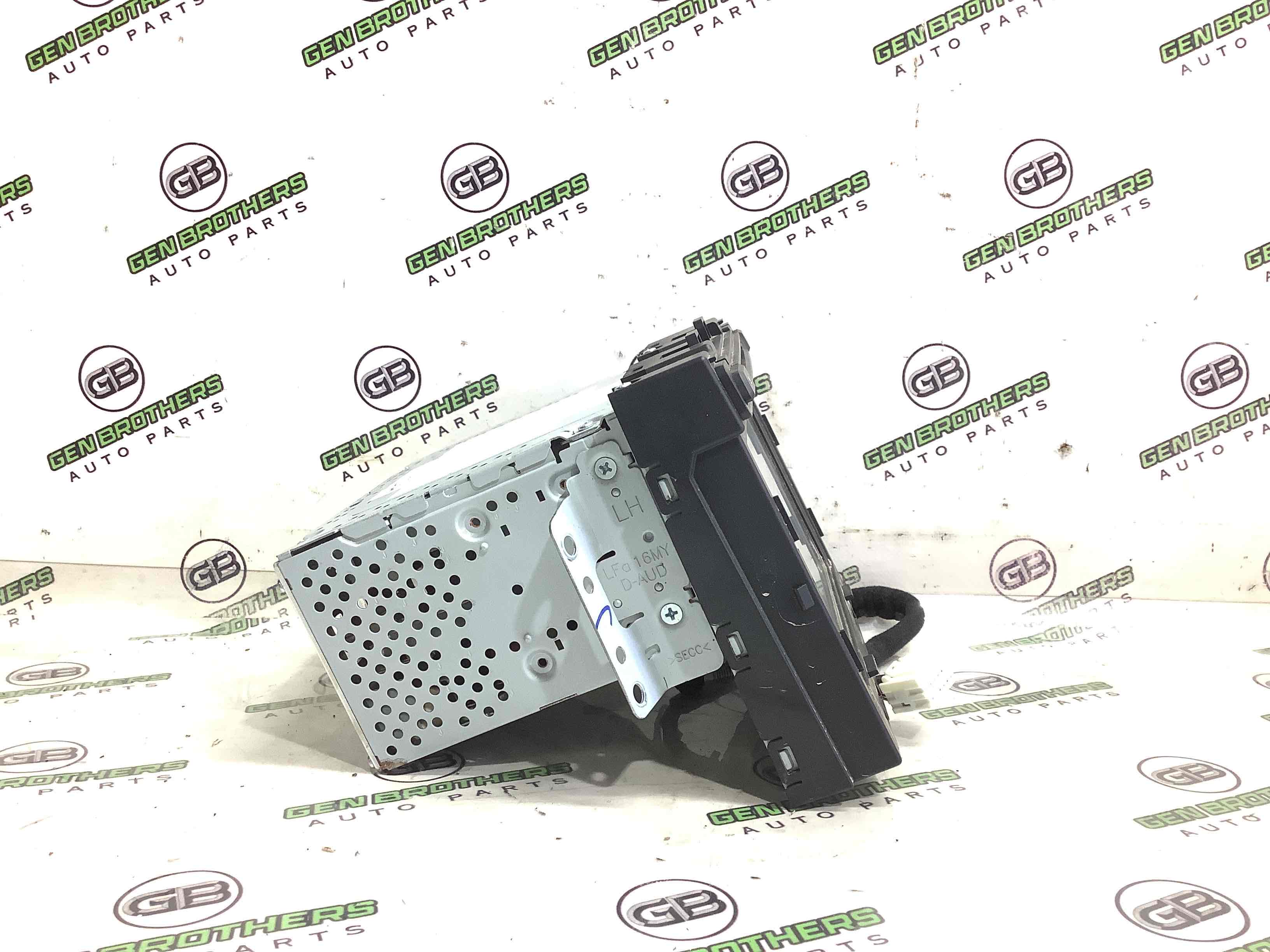 Блок радіо, зв'язку, магнітола, орган упр.