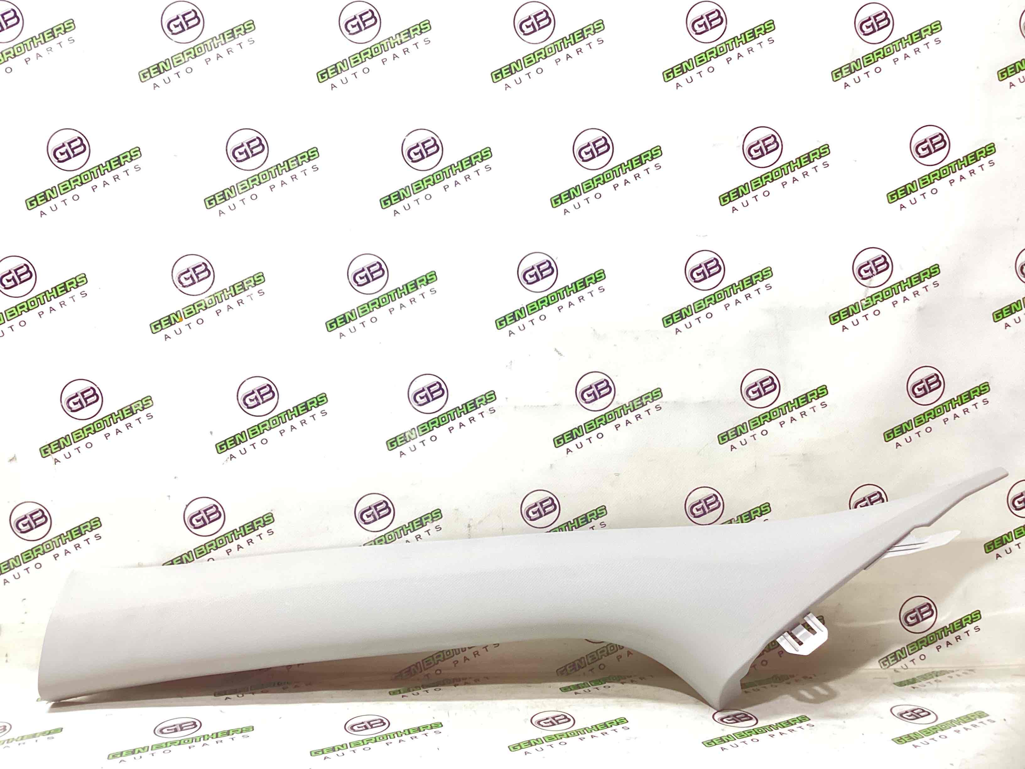 Обшивка передньої стійки ліва