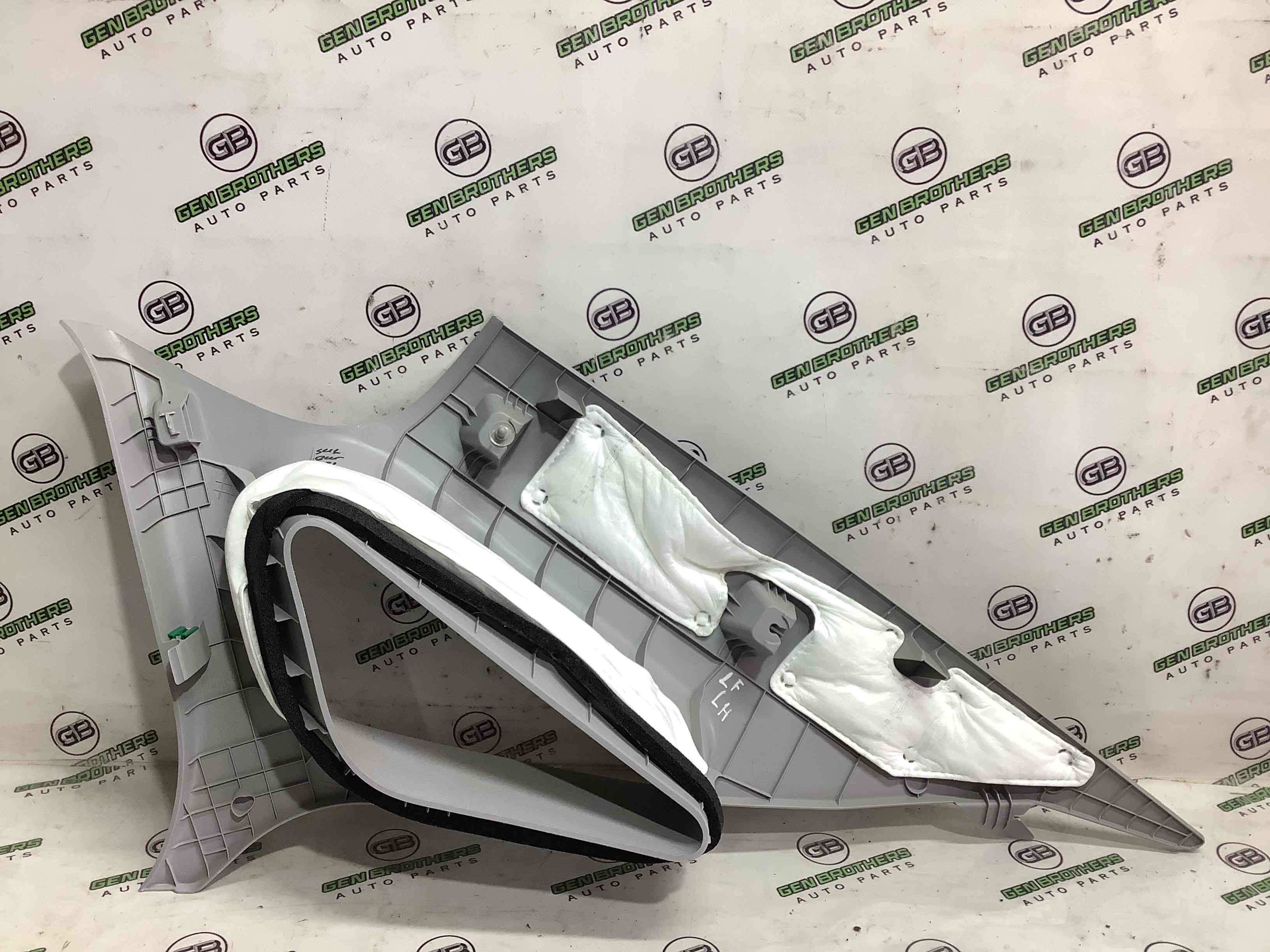 Обшивка задньої стійки ліва