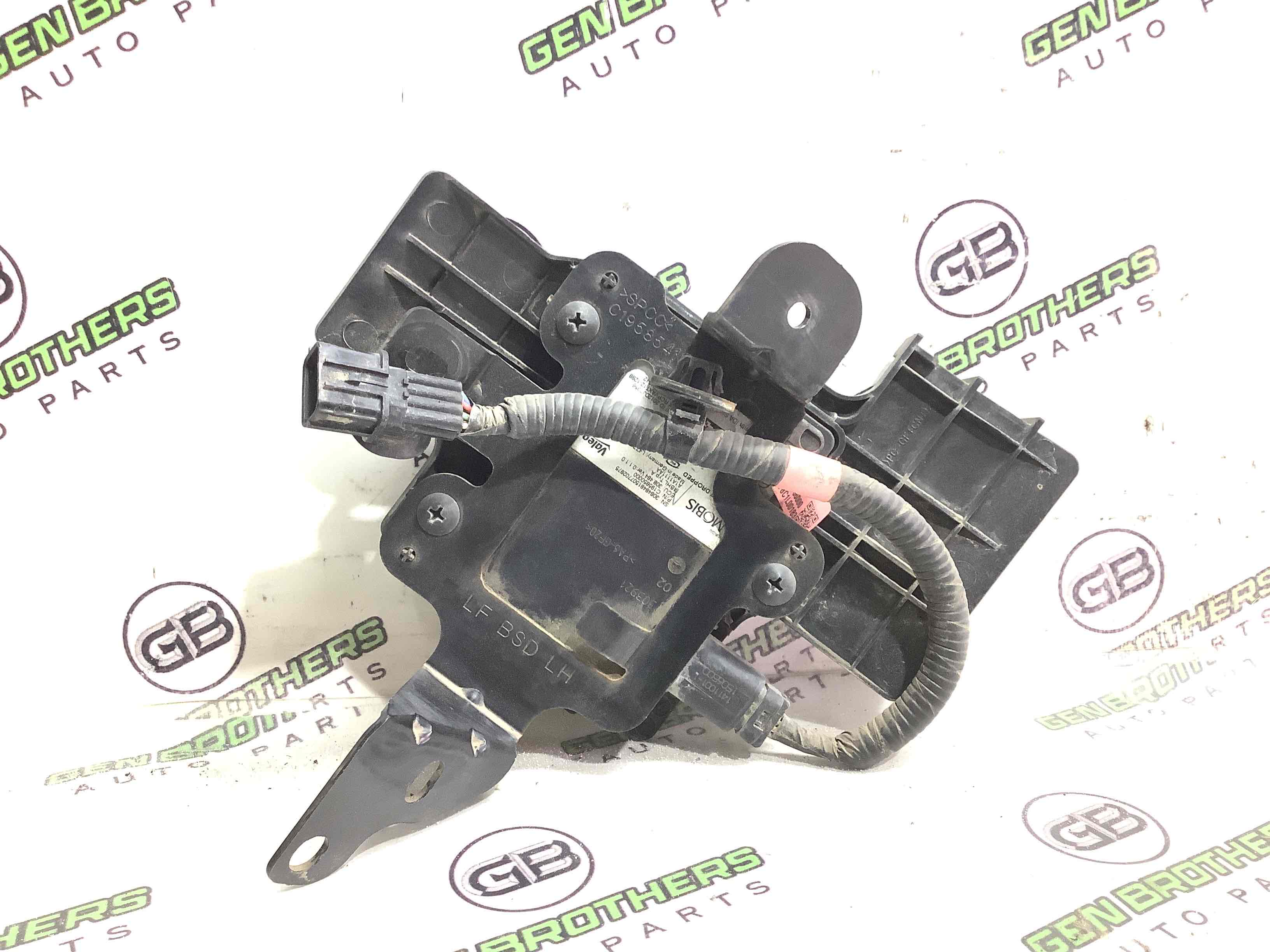 Датчик сліпої зони, кріплення датчика