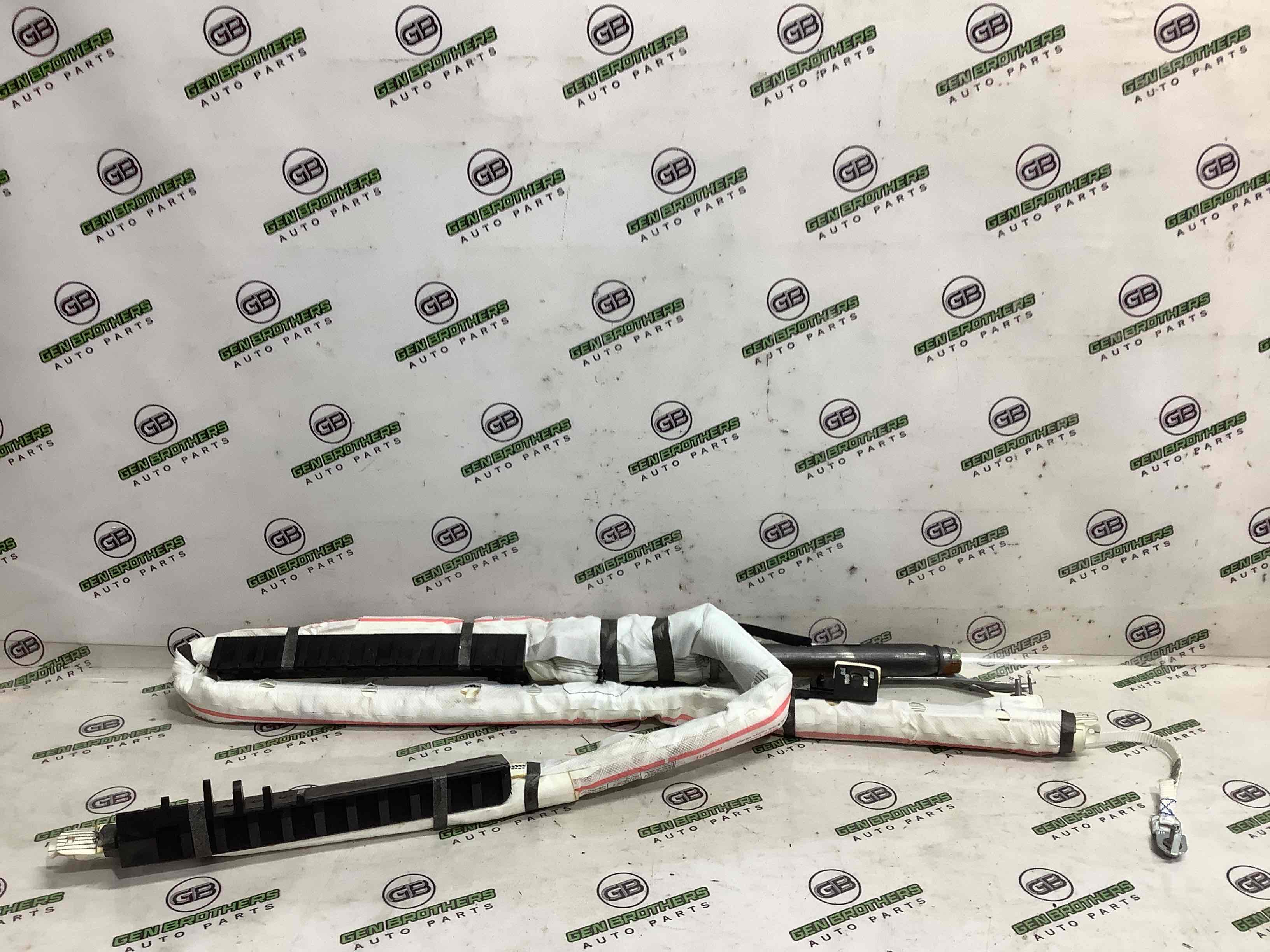 Подушка безпеки збоку шторка