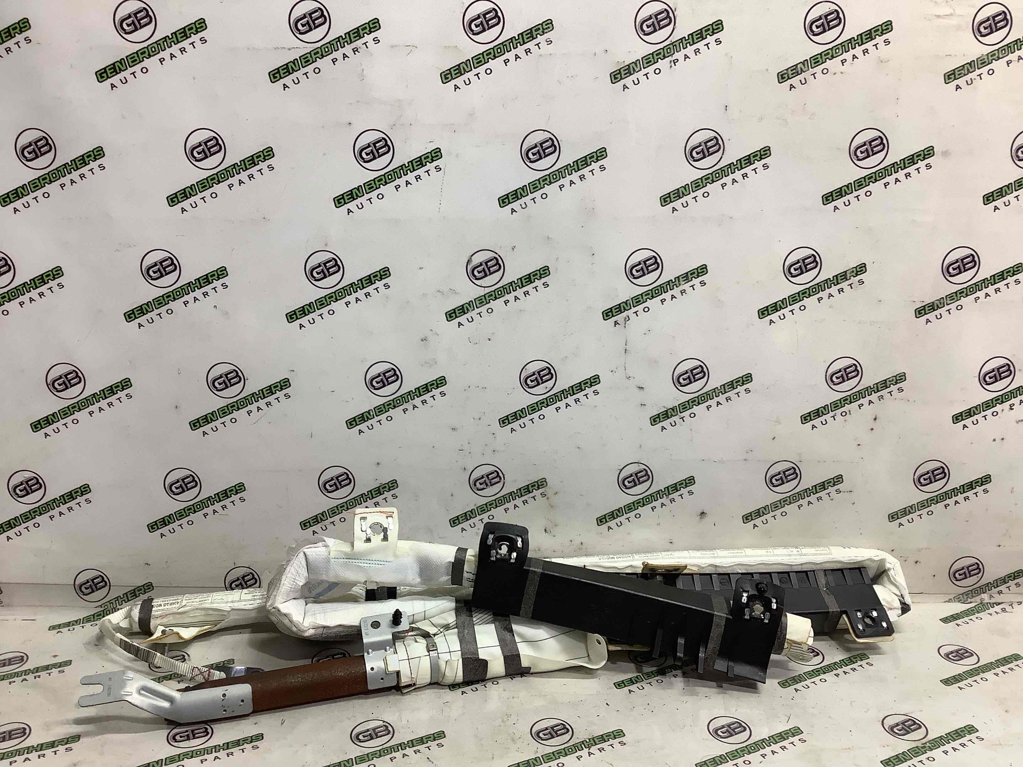 Подушка безпеки збоку шторка