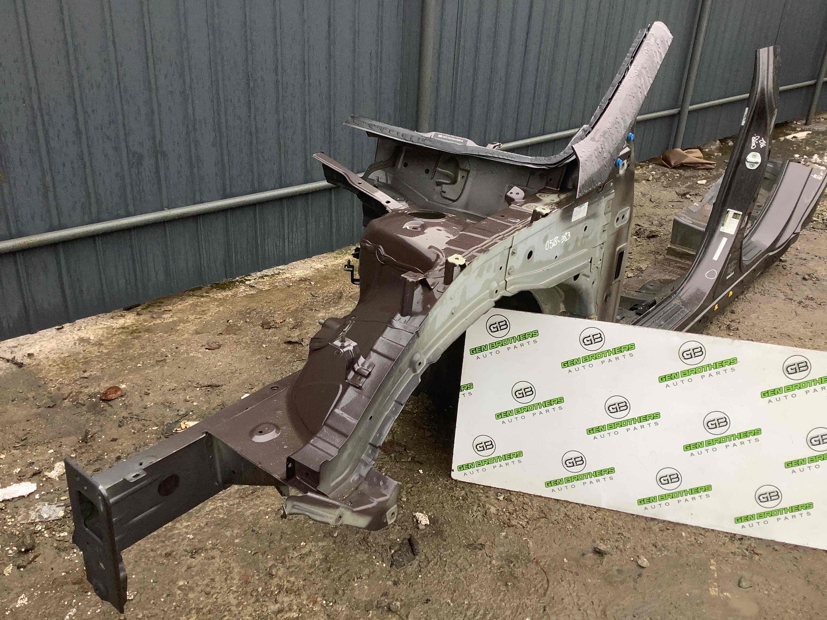 Чверть передня ліва