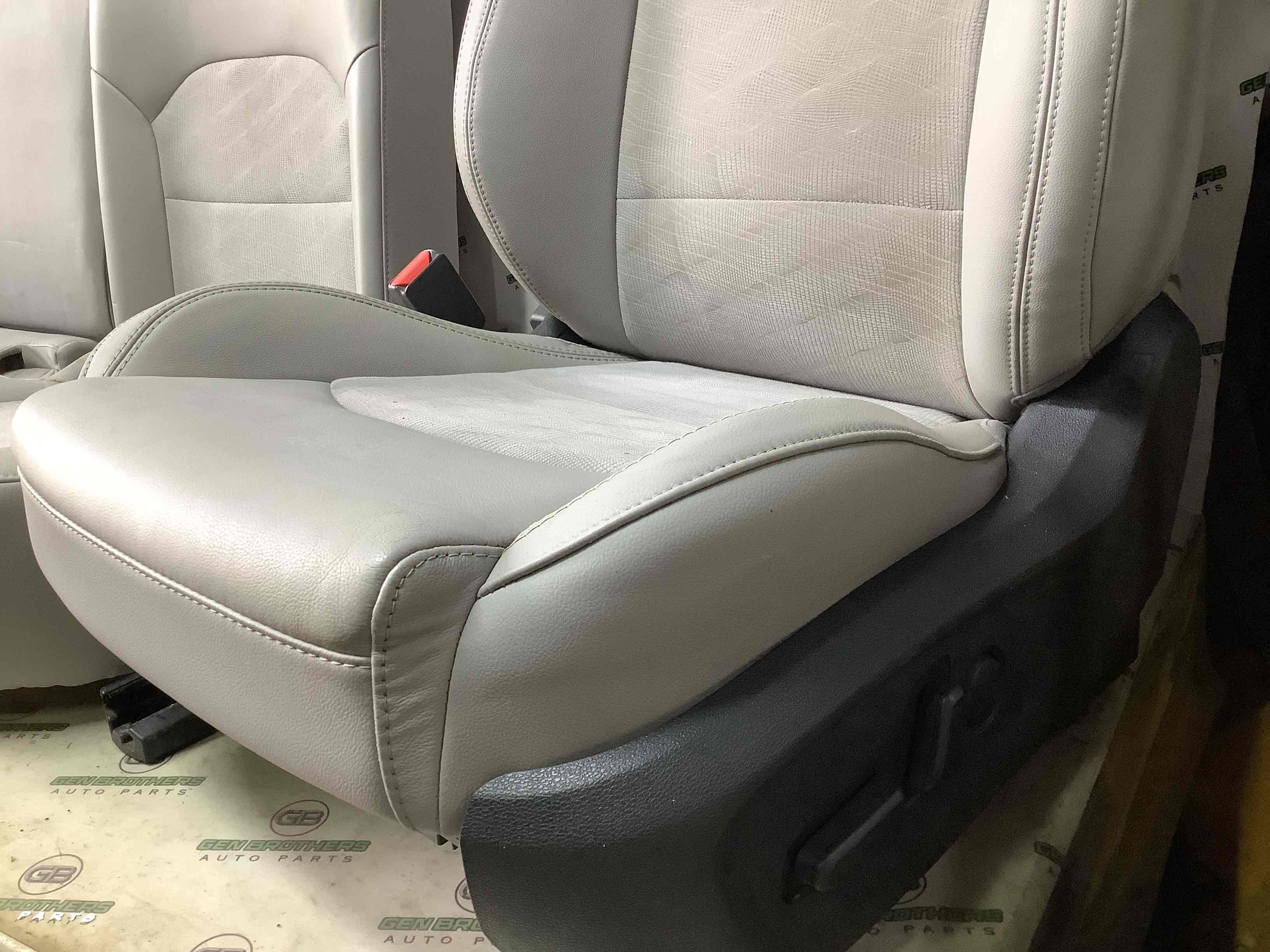 Салон комплект сидінь