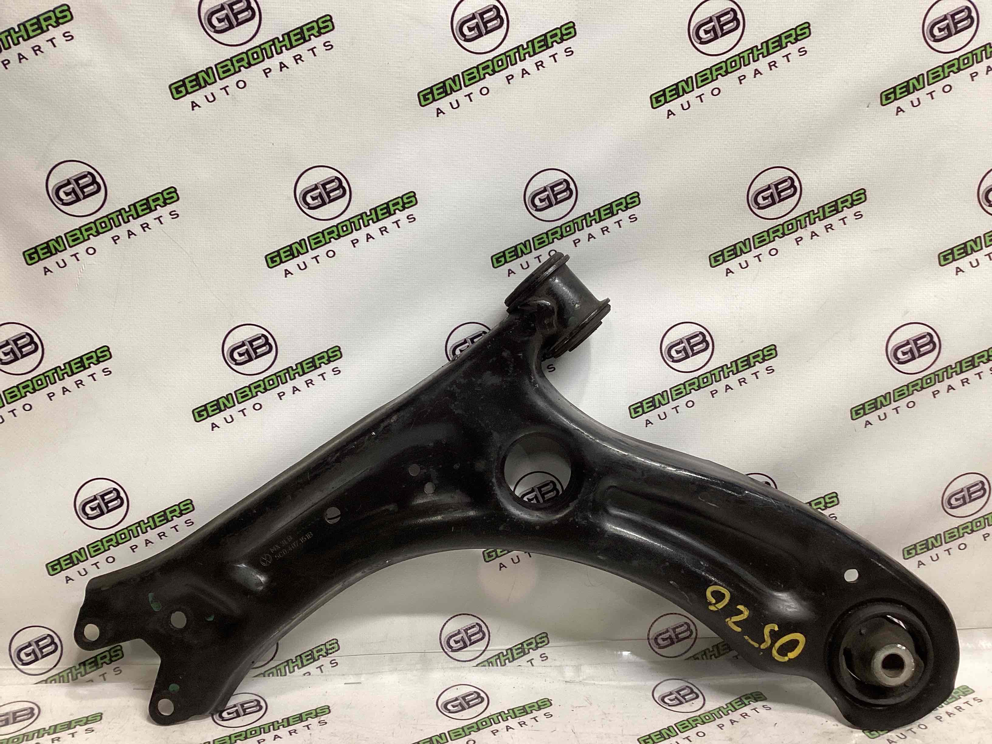 Важіль передній лівий