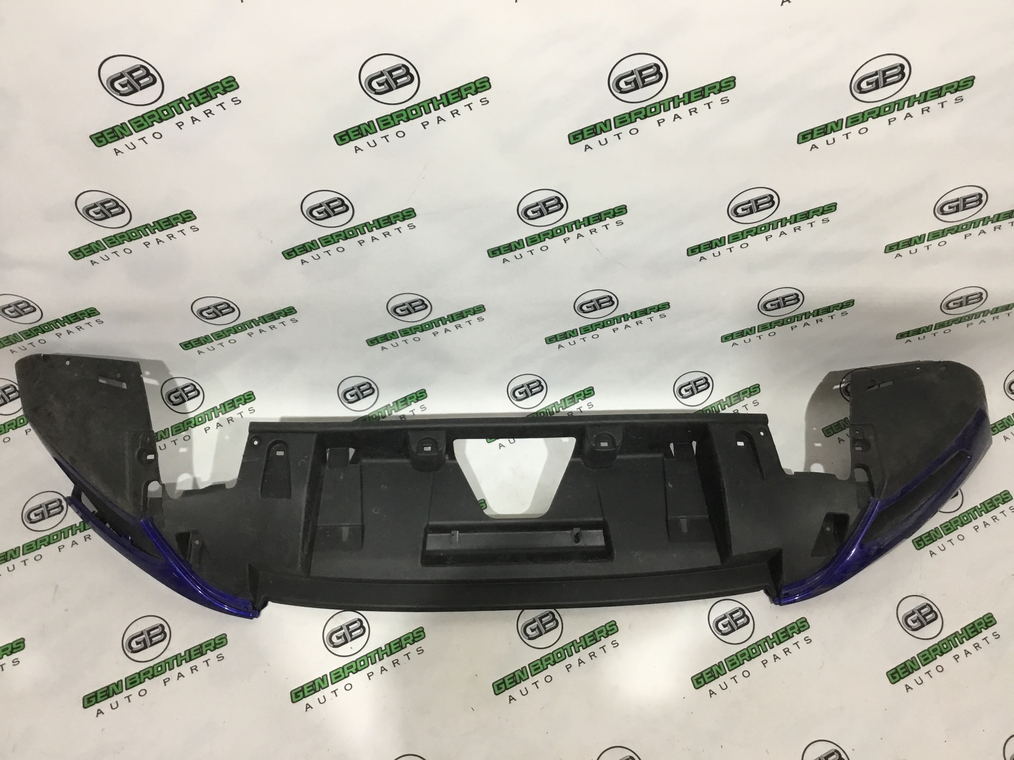 Бампер передній