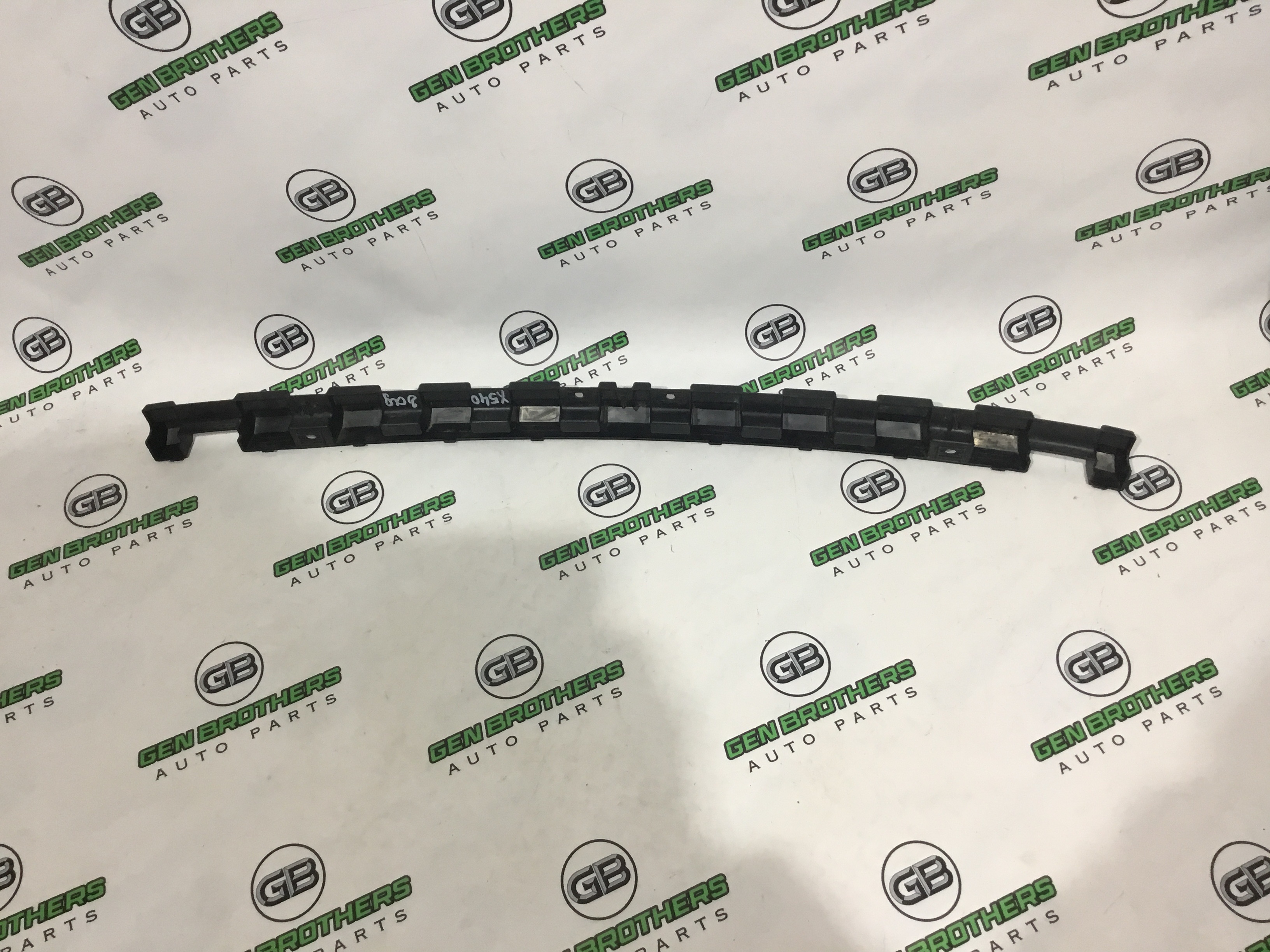 Бампер задній