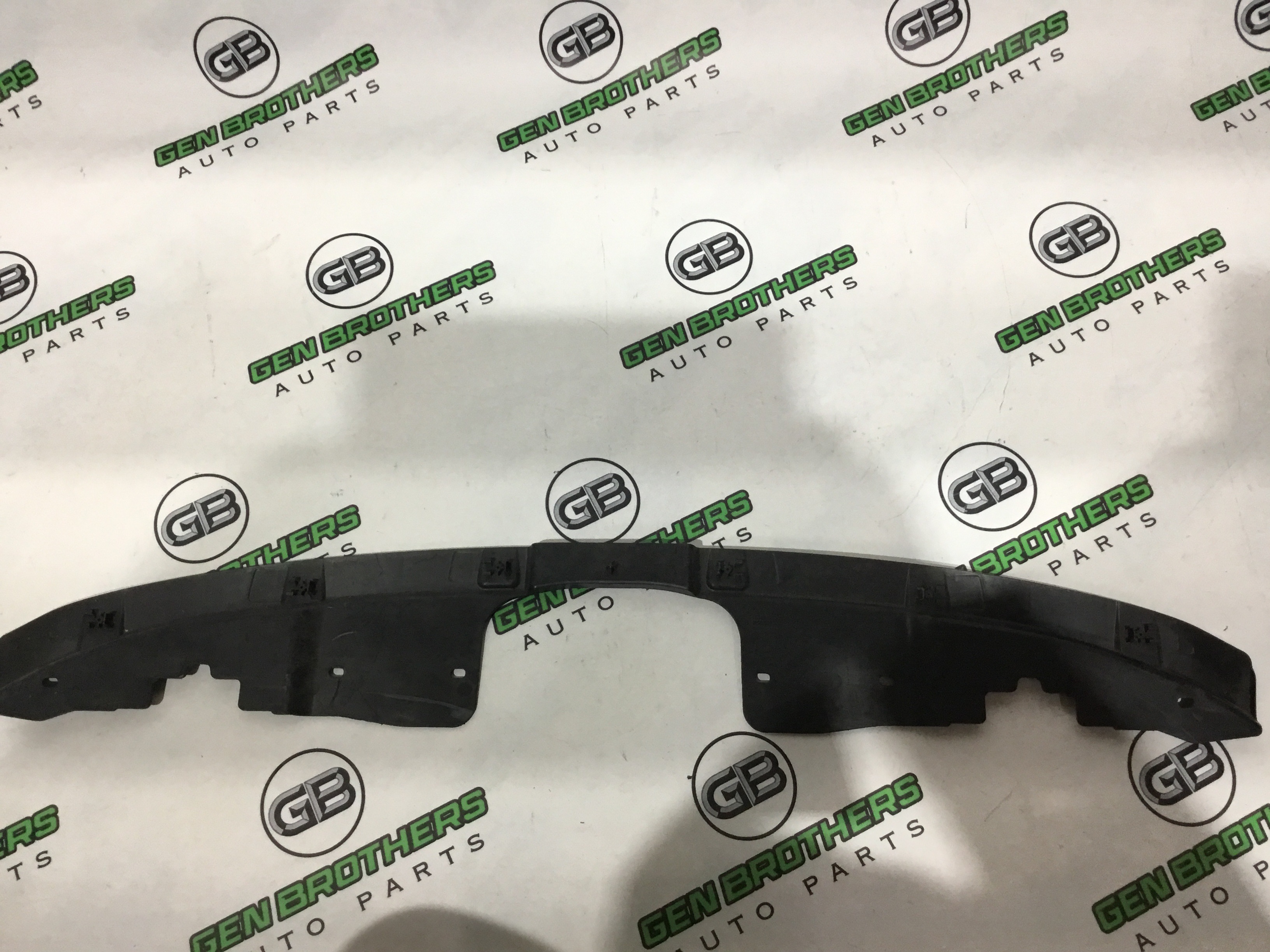 Молдинг радиаторной решетки