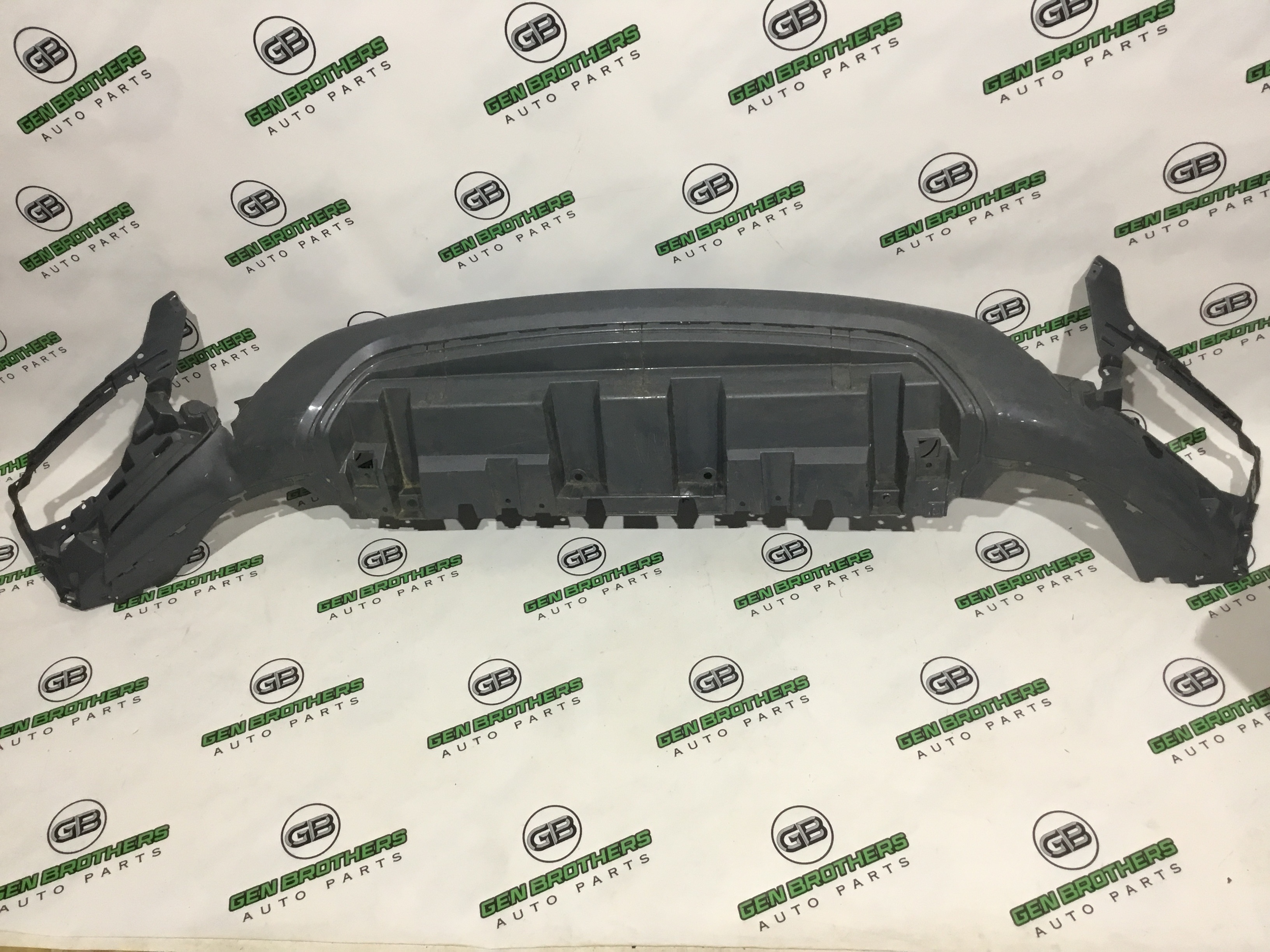 Губа бампера нижняя