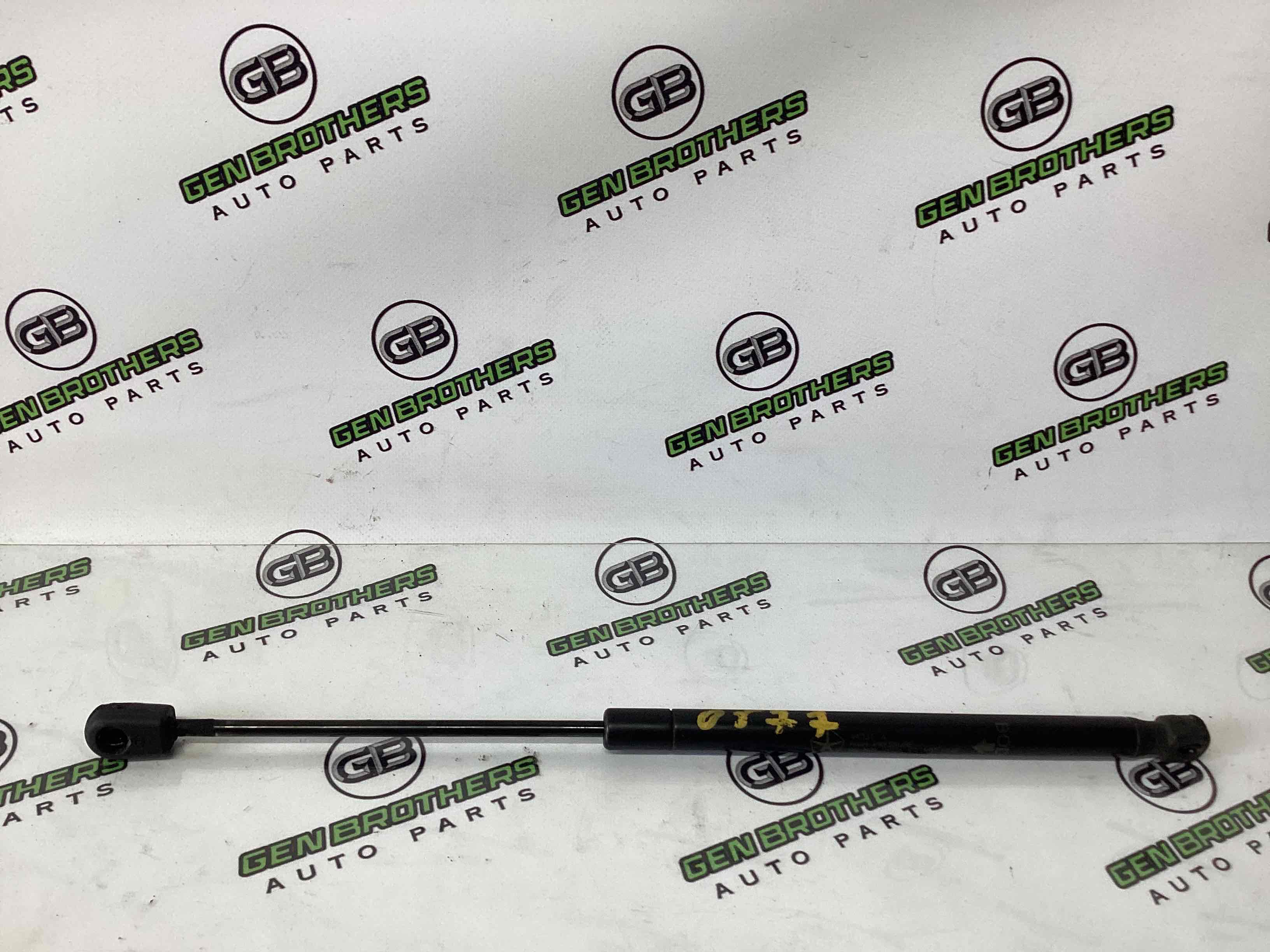 Амортизатор капота