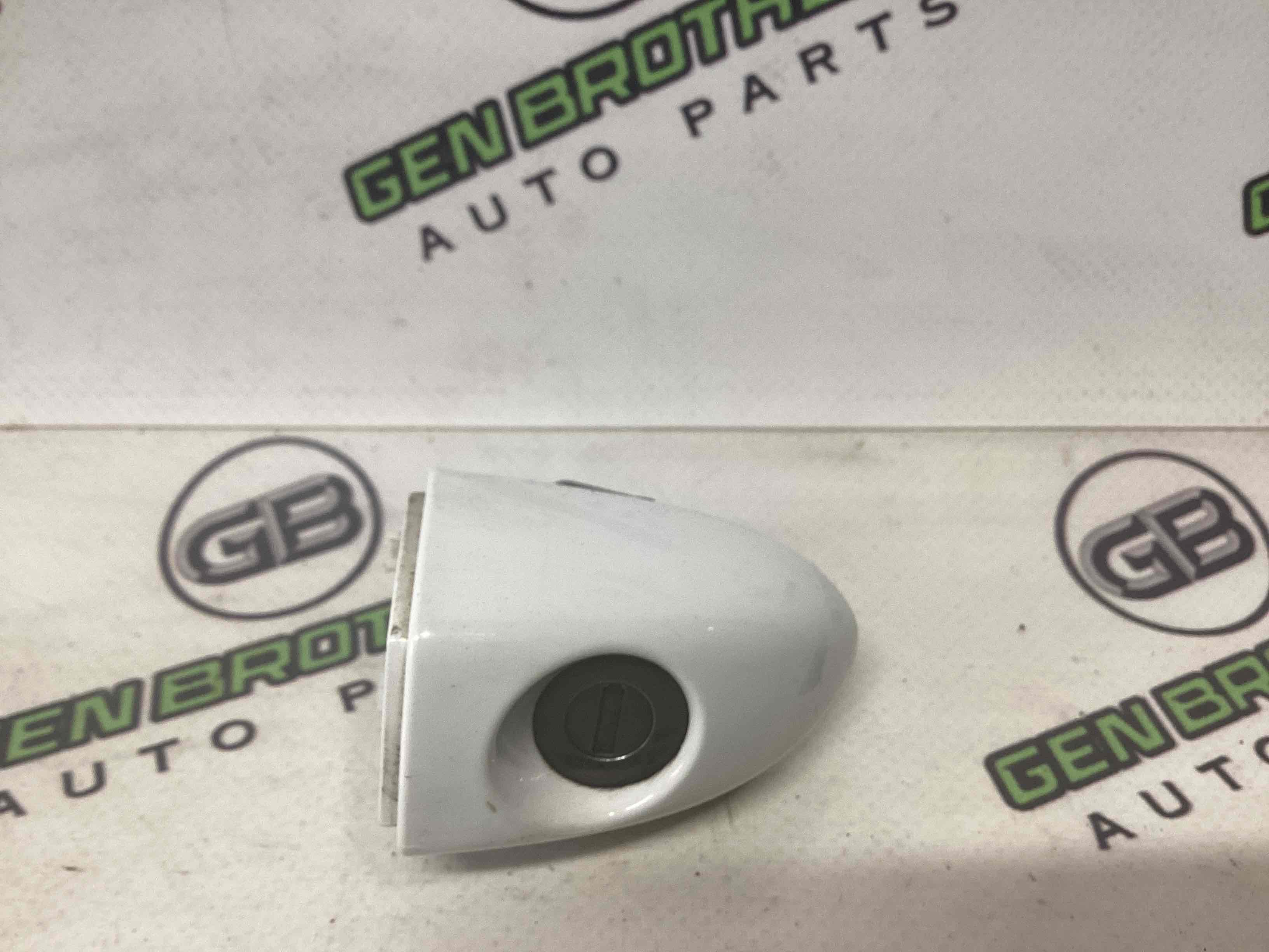 Заглушка ручки дверей