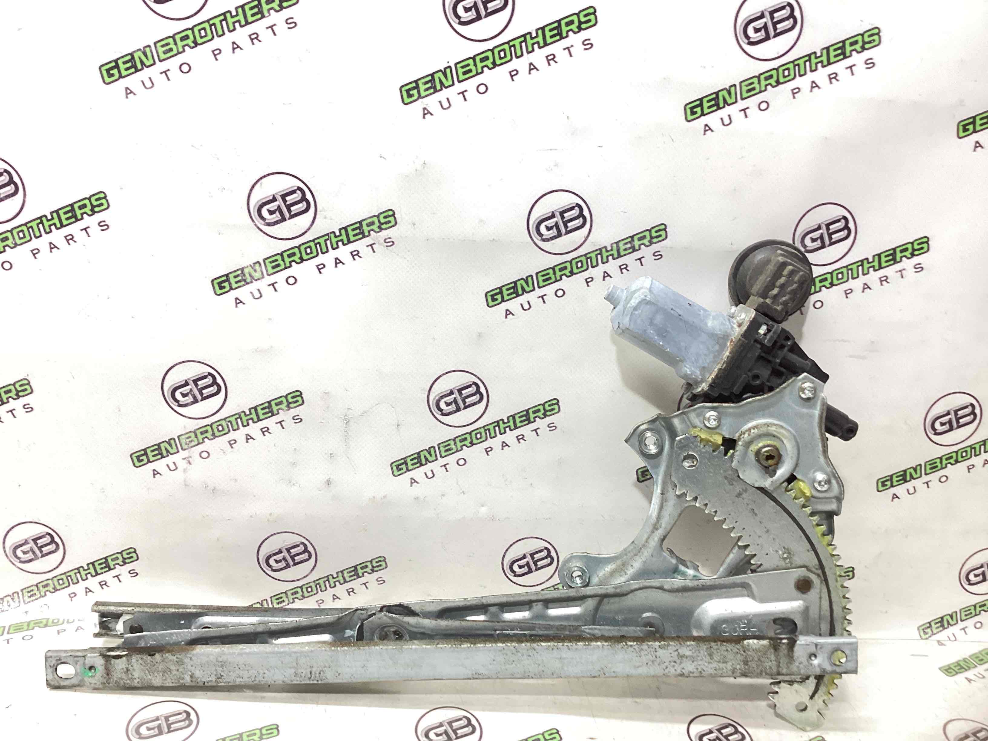 Склопідйомник задній правий