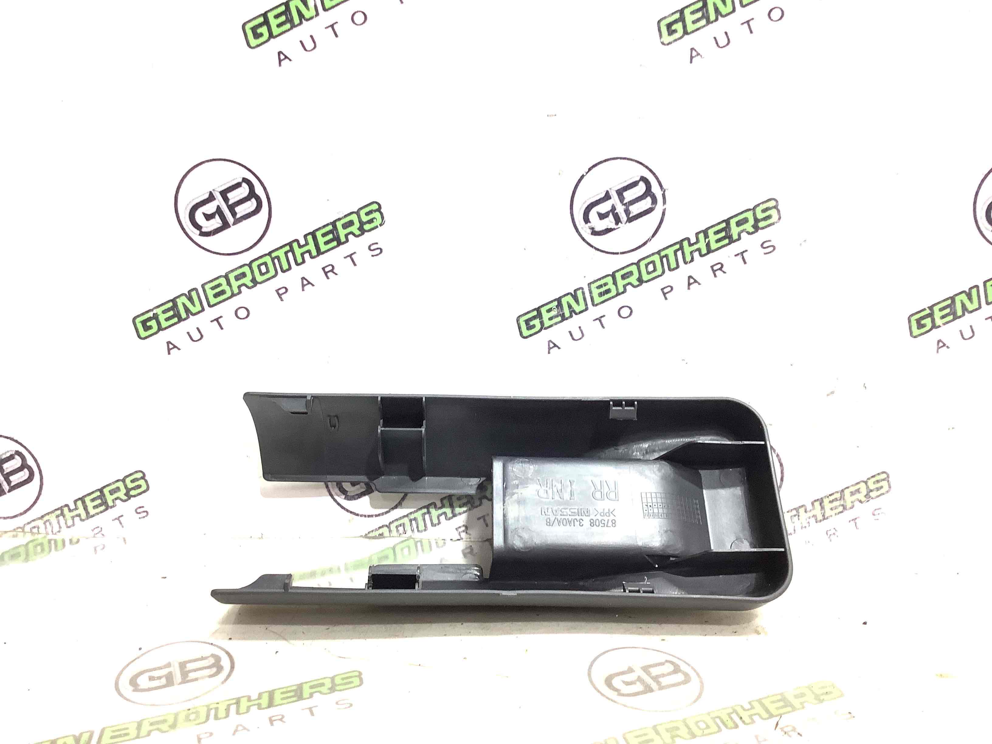 Пластикові елементи салону