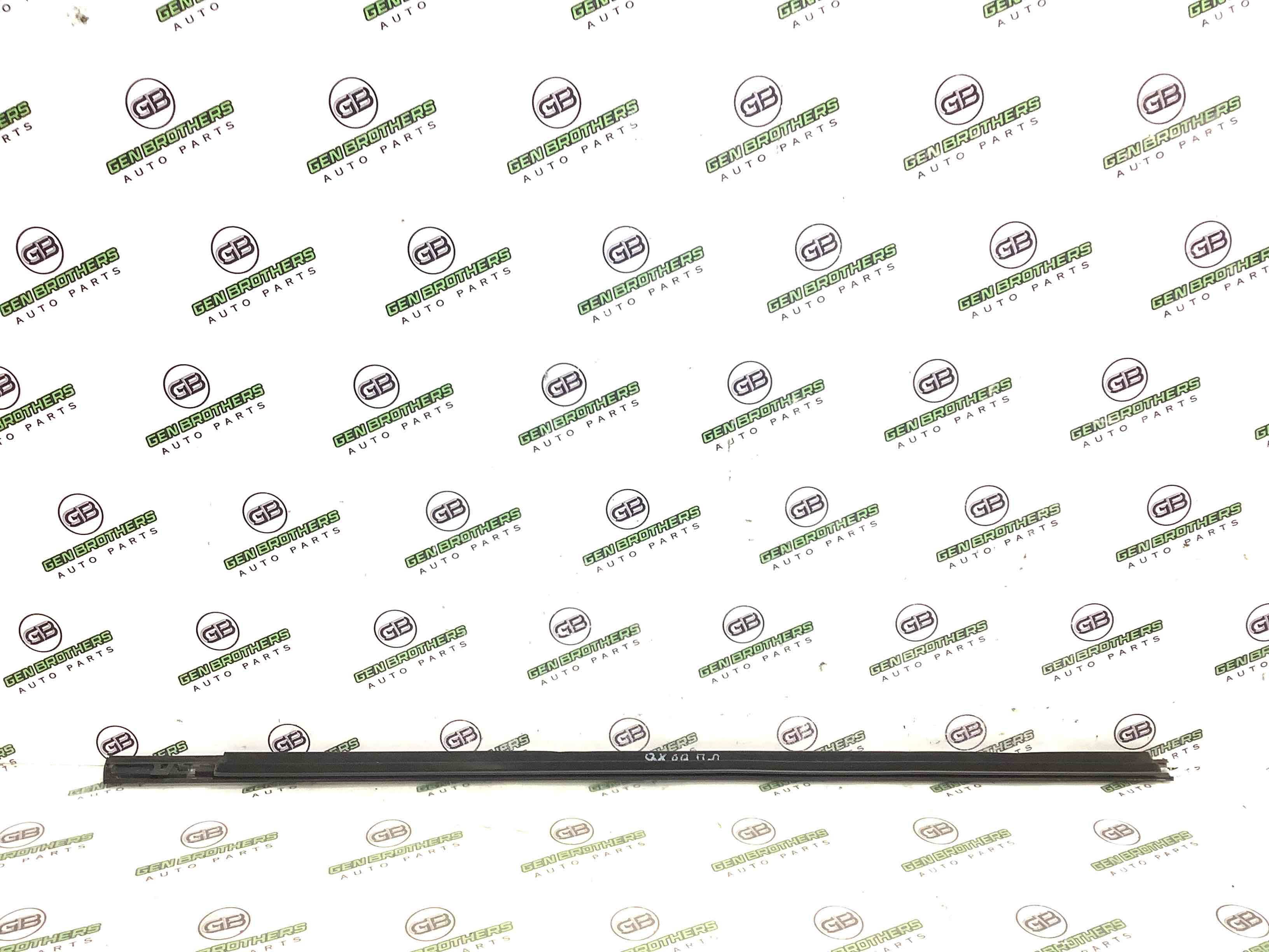 Молдинг двері передньої лівої