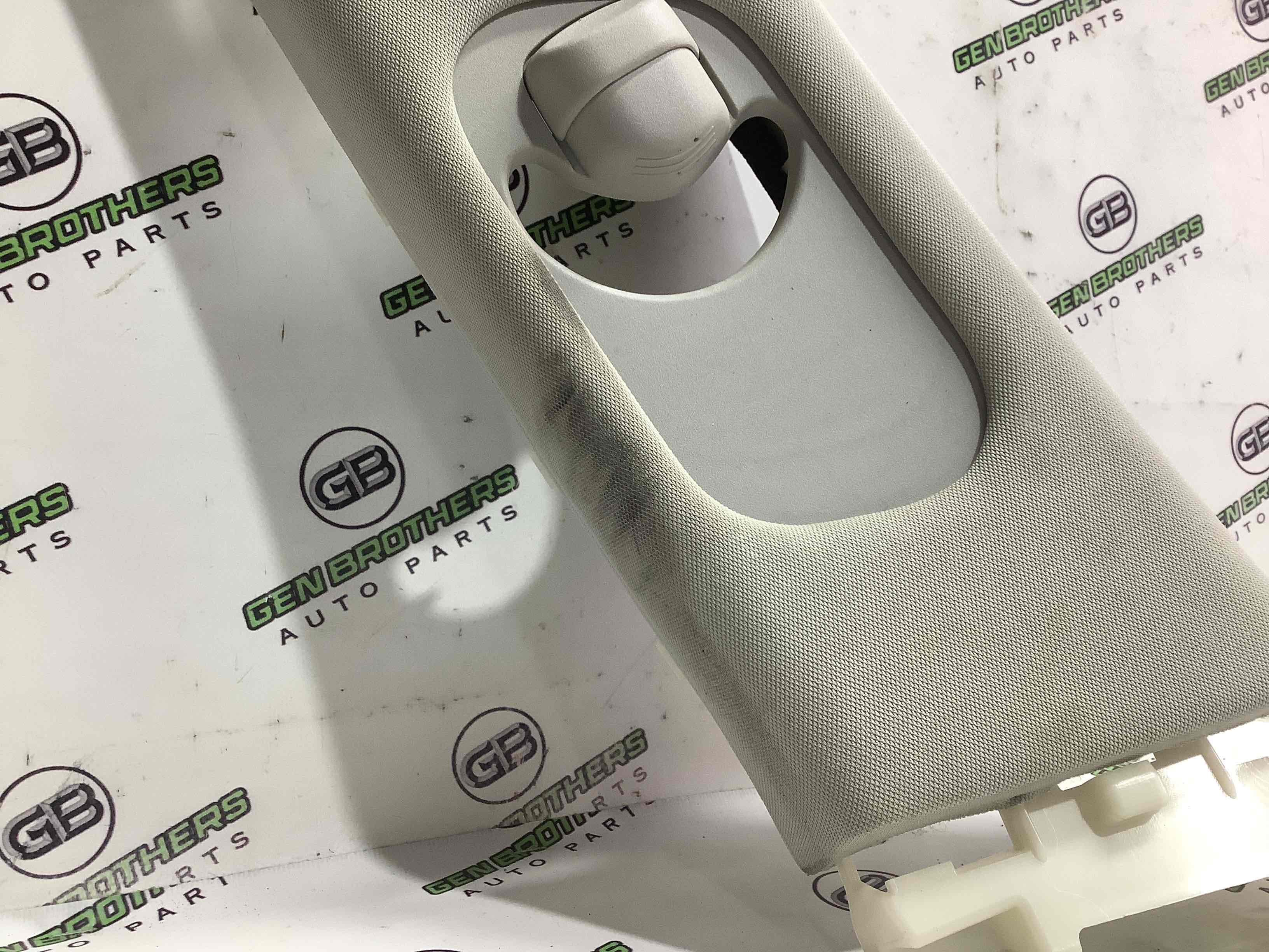 Обшивка задньої стійки права