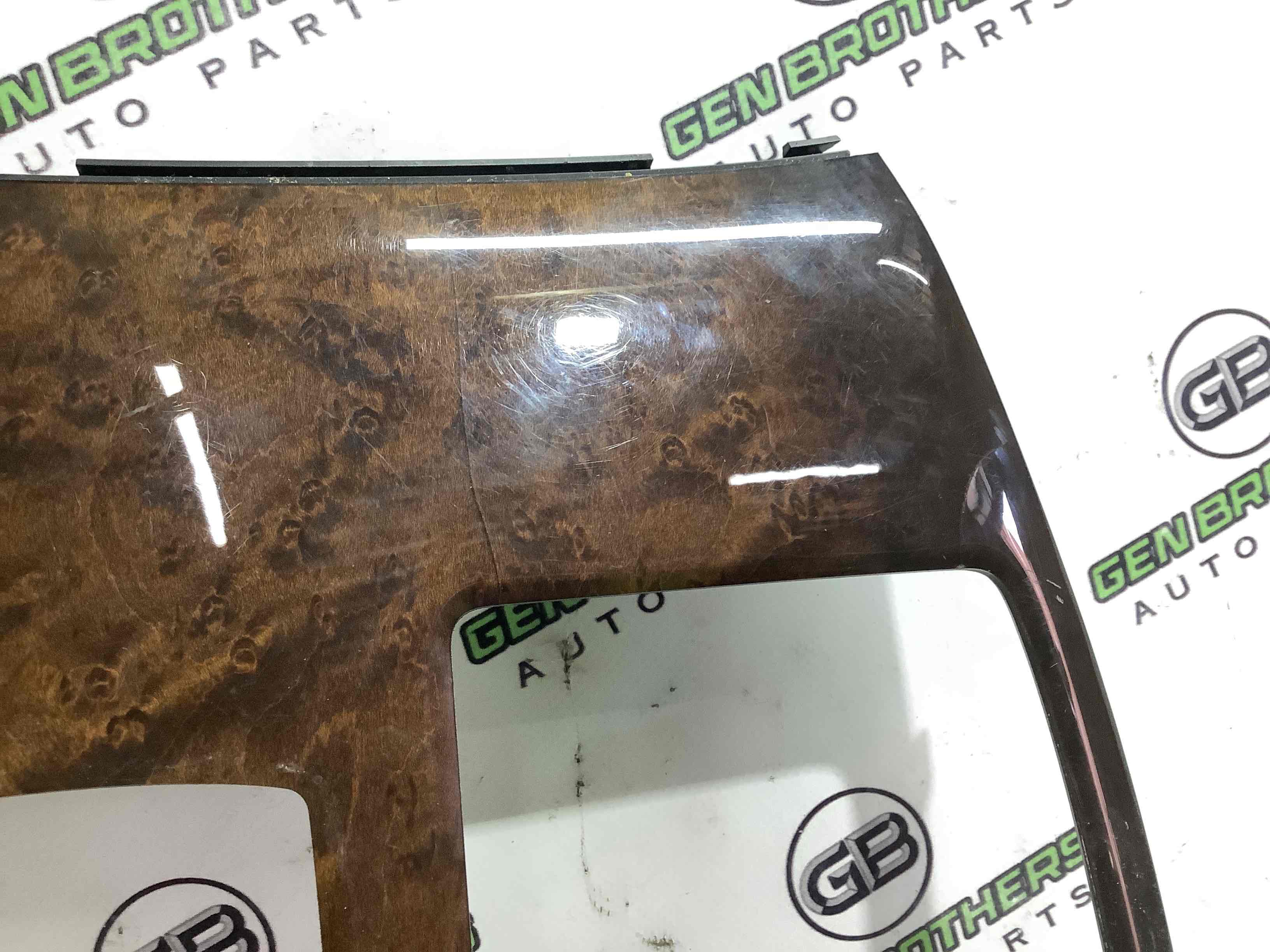 Оздоблення центральної консолі