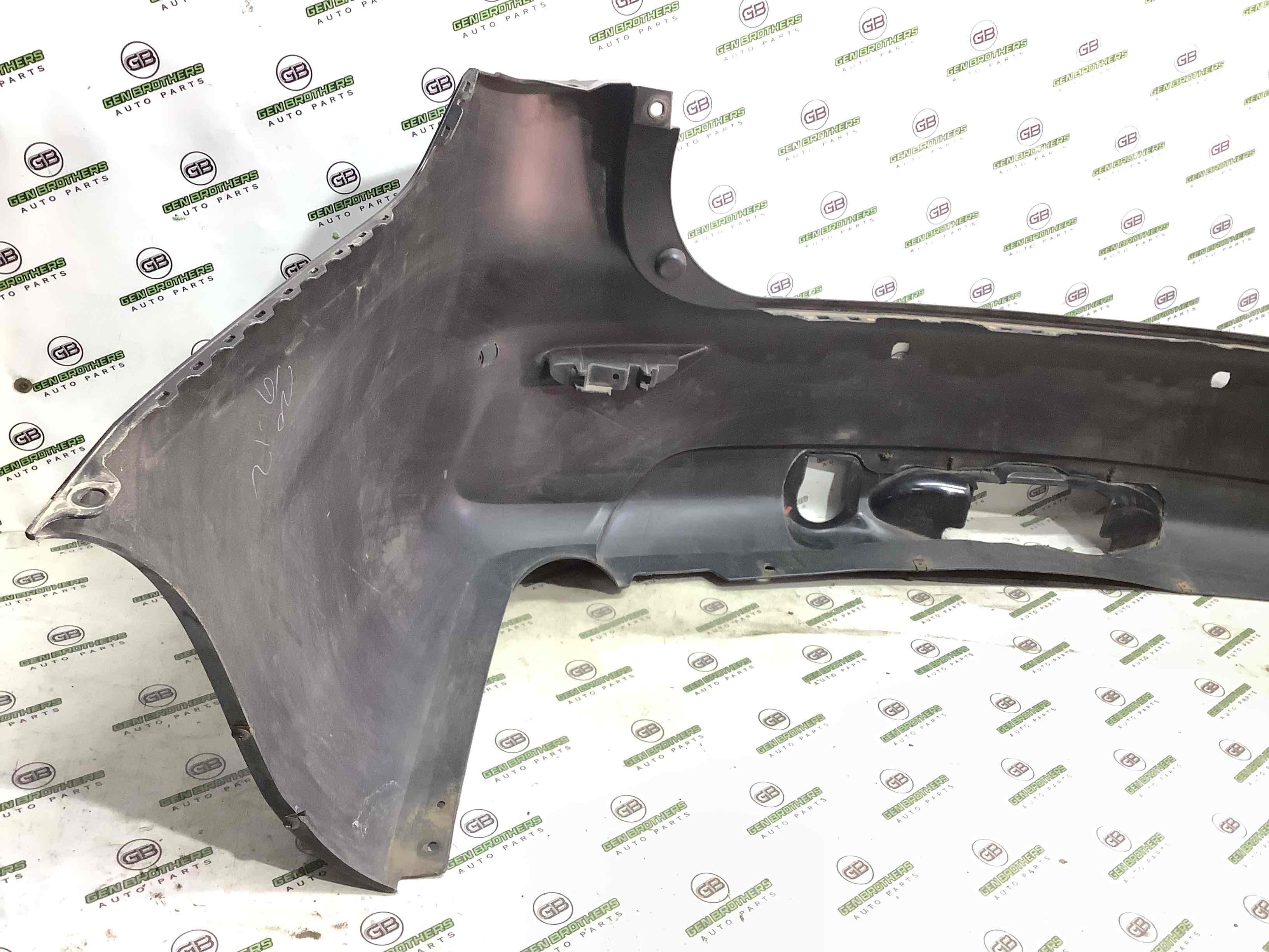 Бампер задній