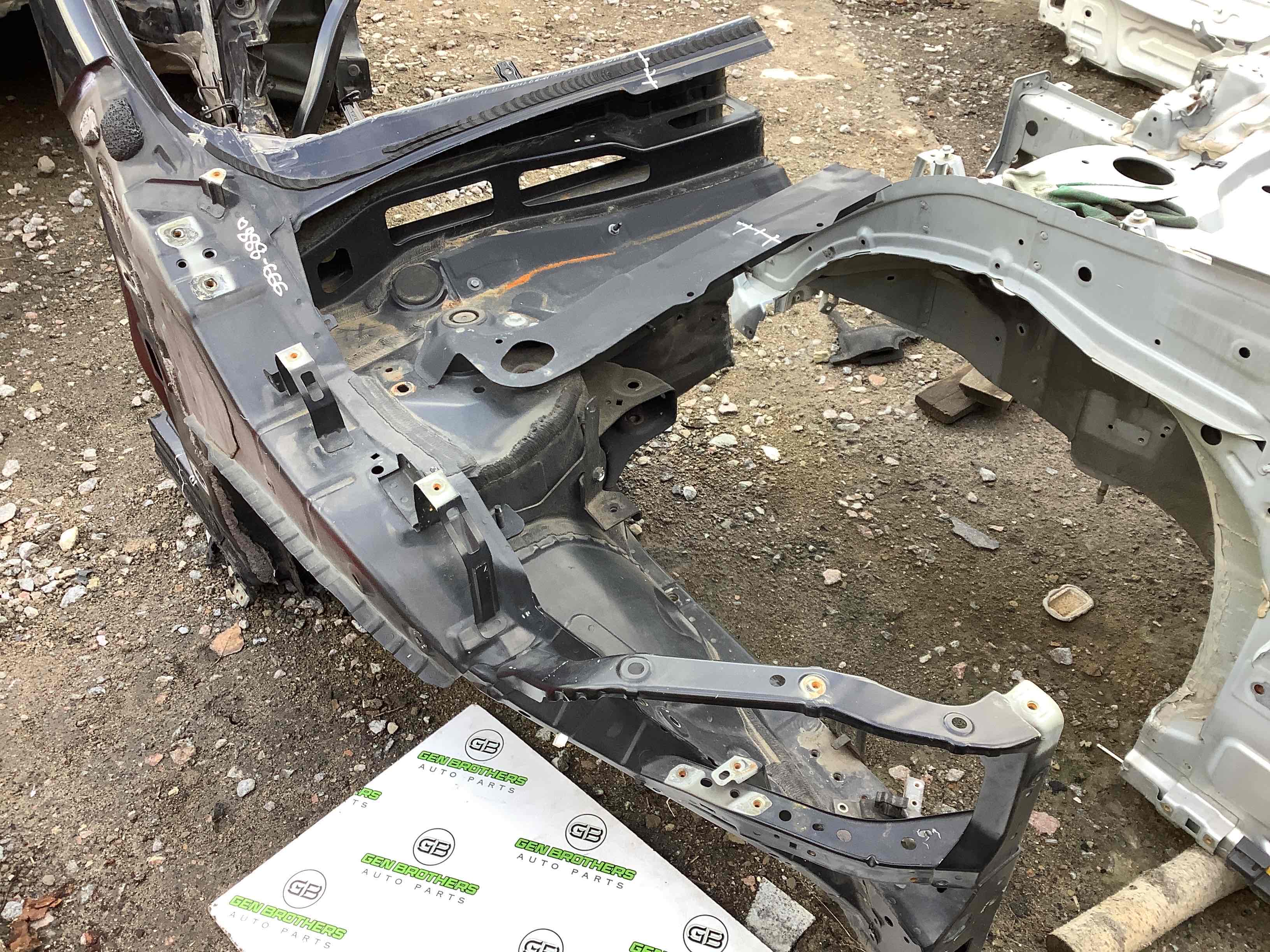 Чверть передня права