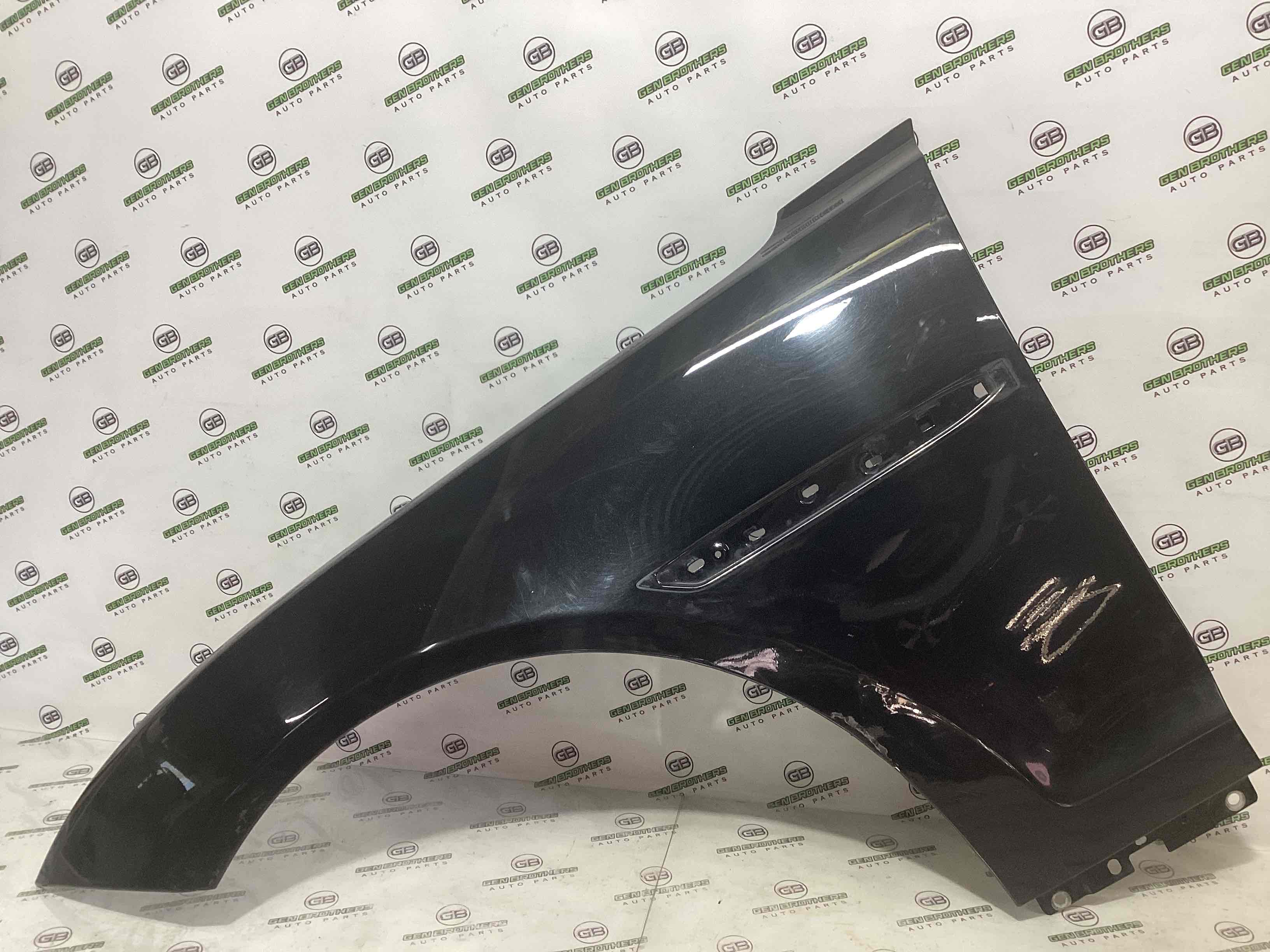 Крило переднє ліве